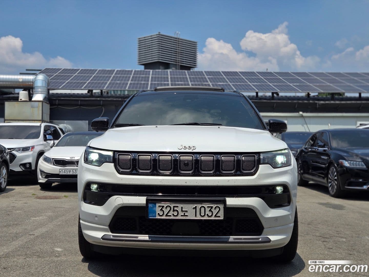 Main__Slider__Photo:Compass Jeep 2022.6-0