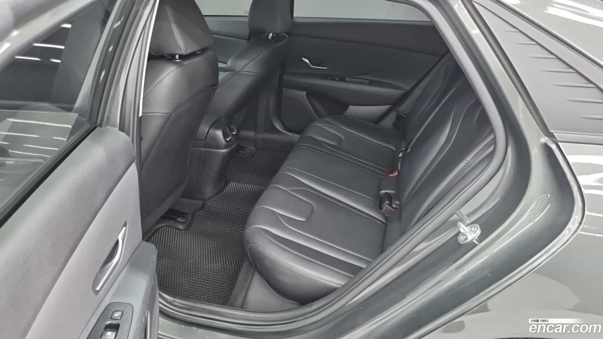 AVANTE Hyundai 2021.0-INNER-010