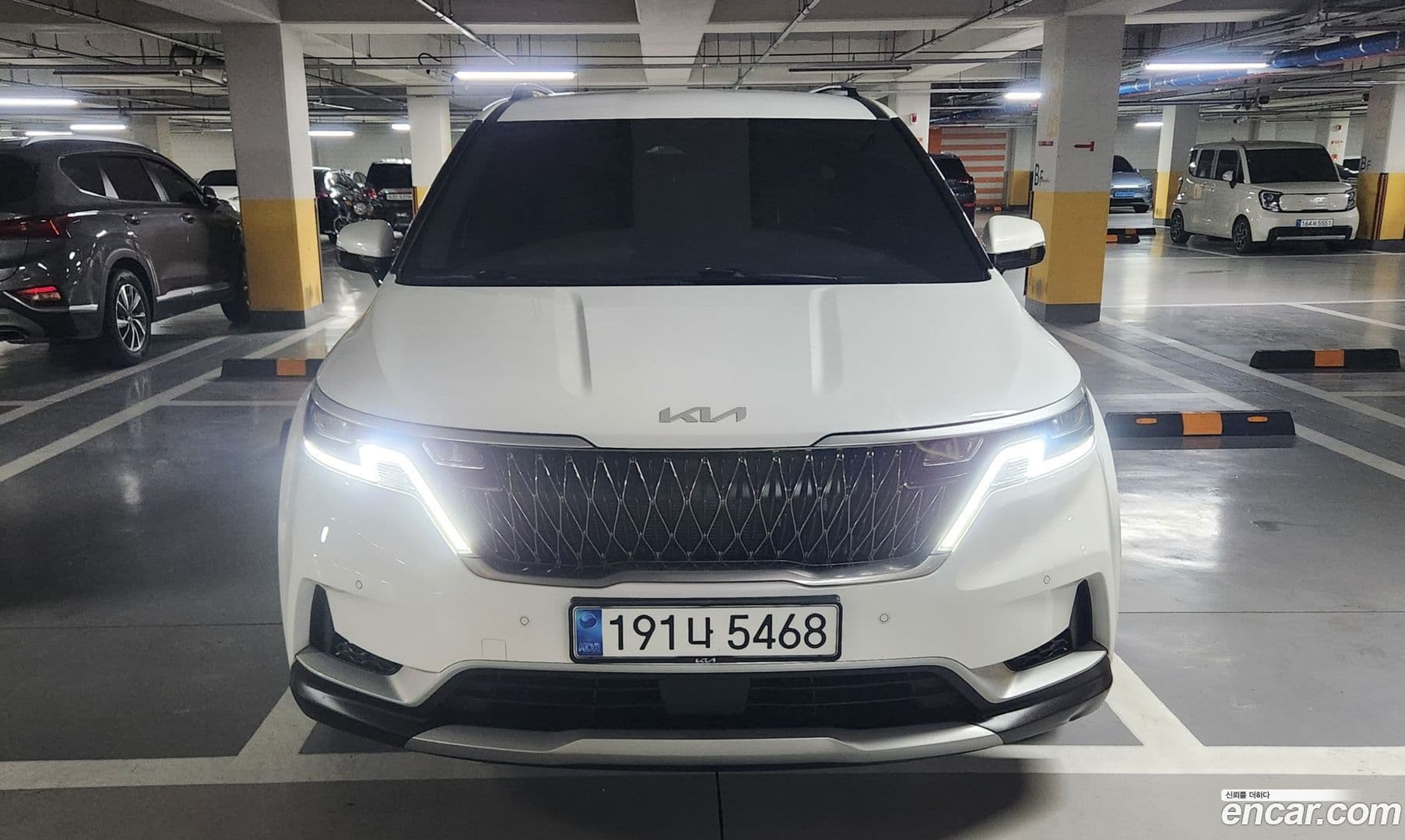 Main__Slider__Photo:Canival Kia 2023.8-0