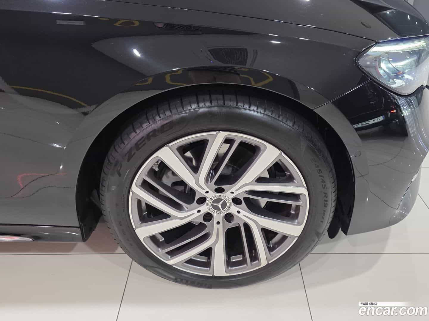 E-Class Mercedes-Benz 2025.6-OUTER-005