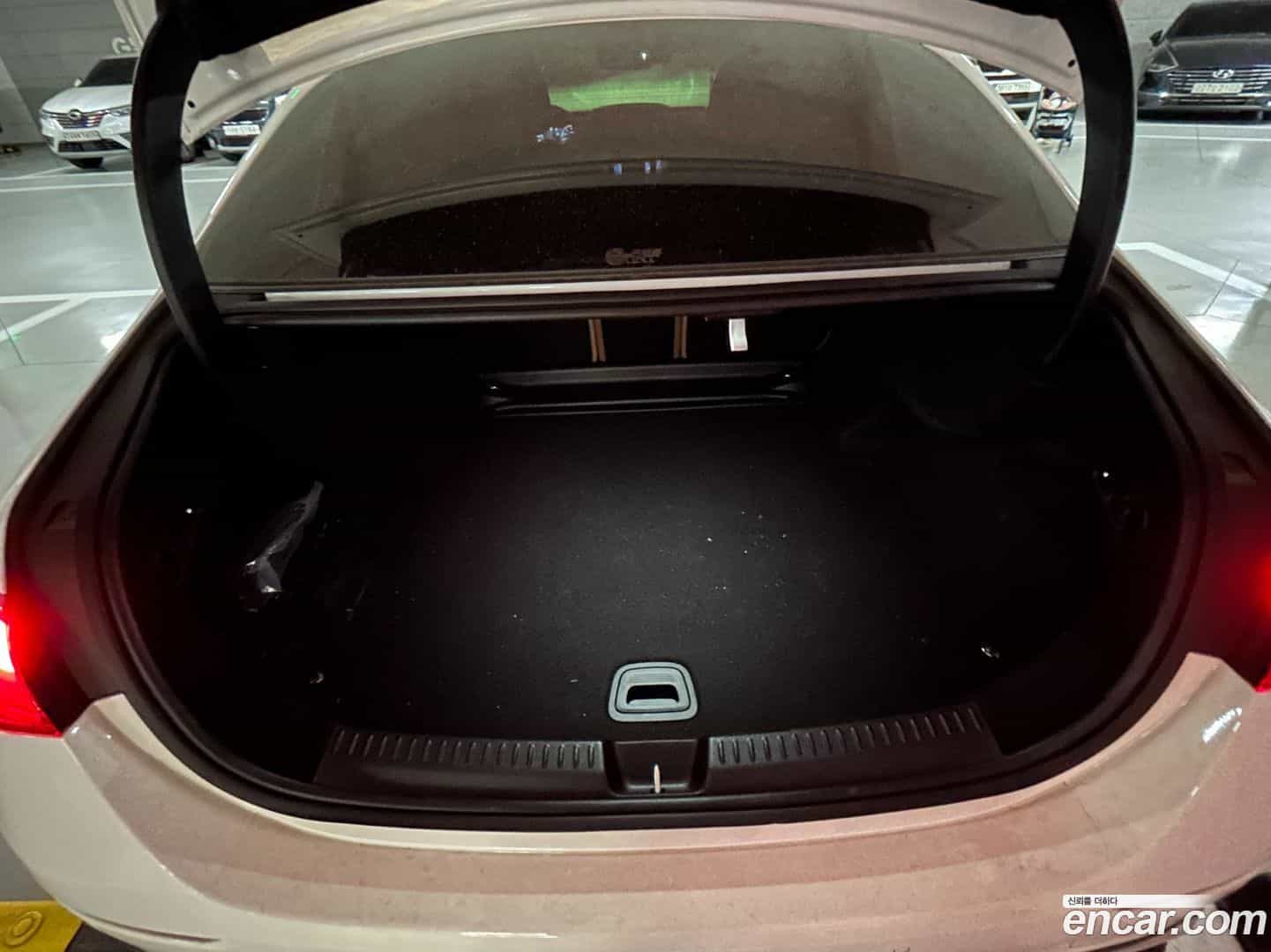 E-Class Mercedes-Benz 2024.10-OPTION-023