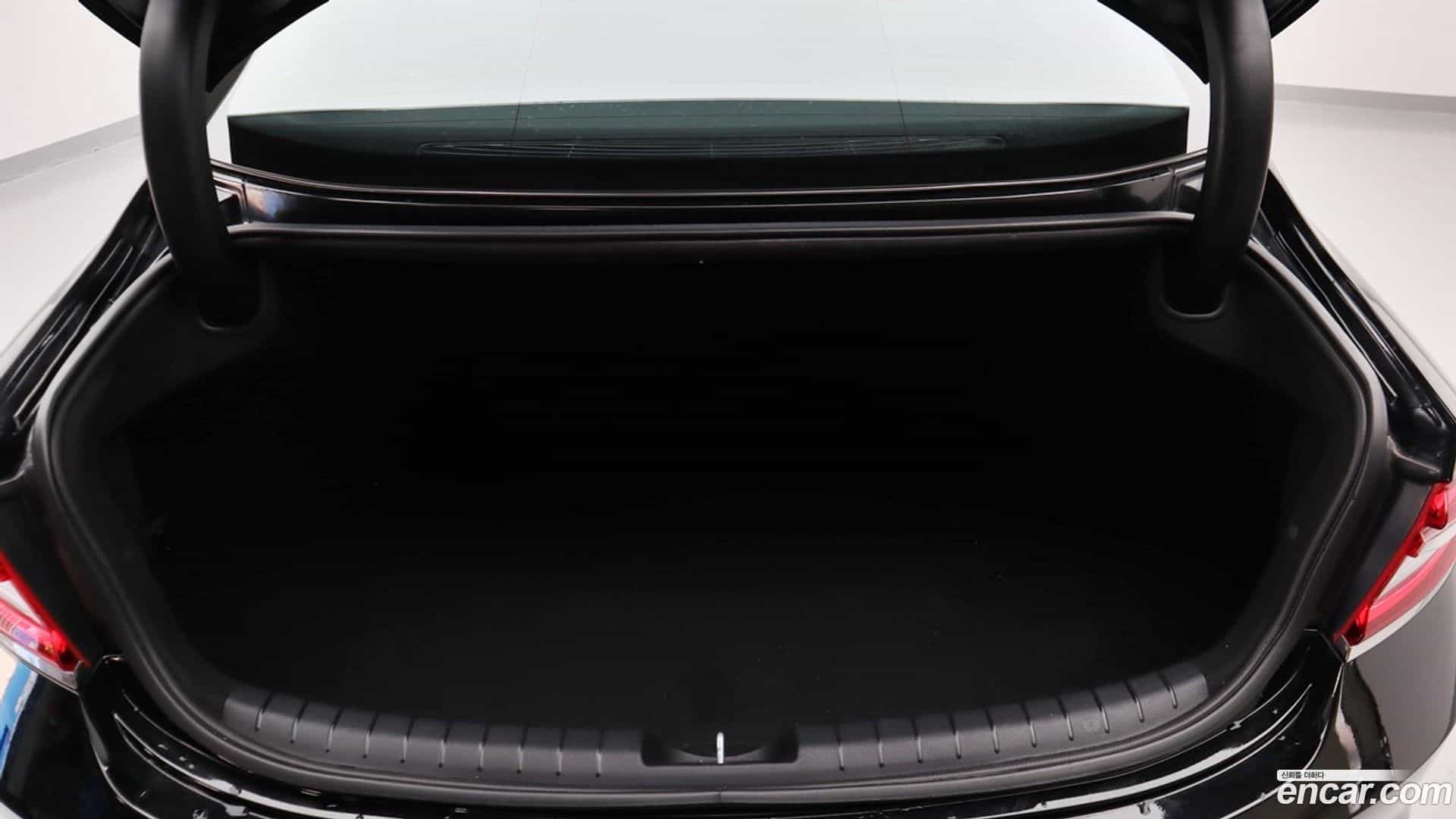 Grandeur Hyundai 2019.0-OPTION-024