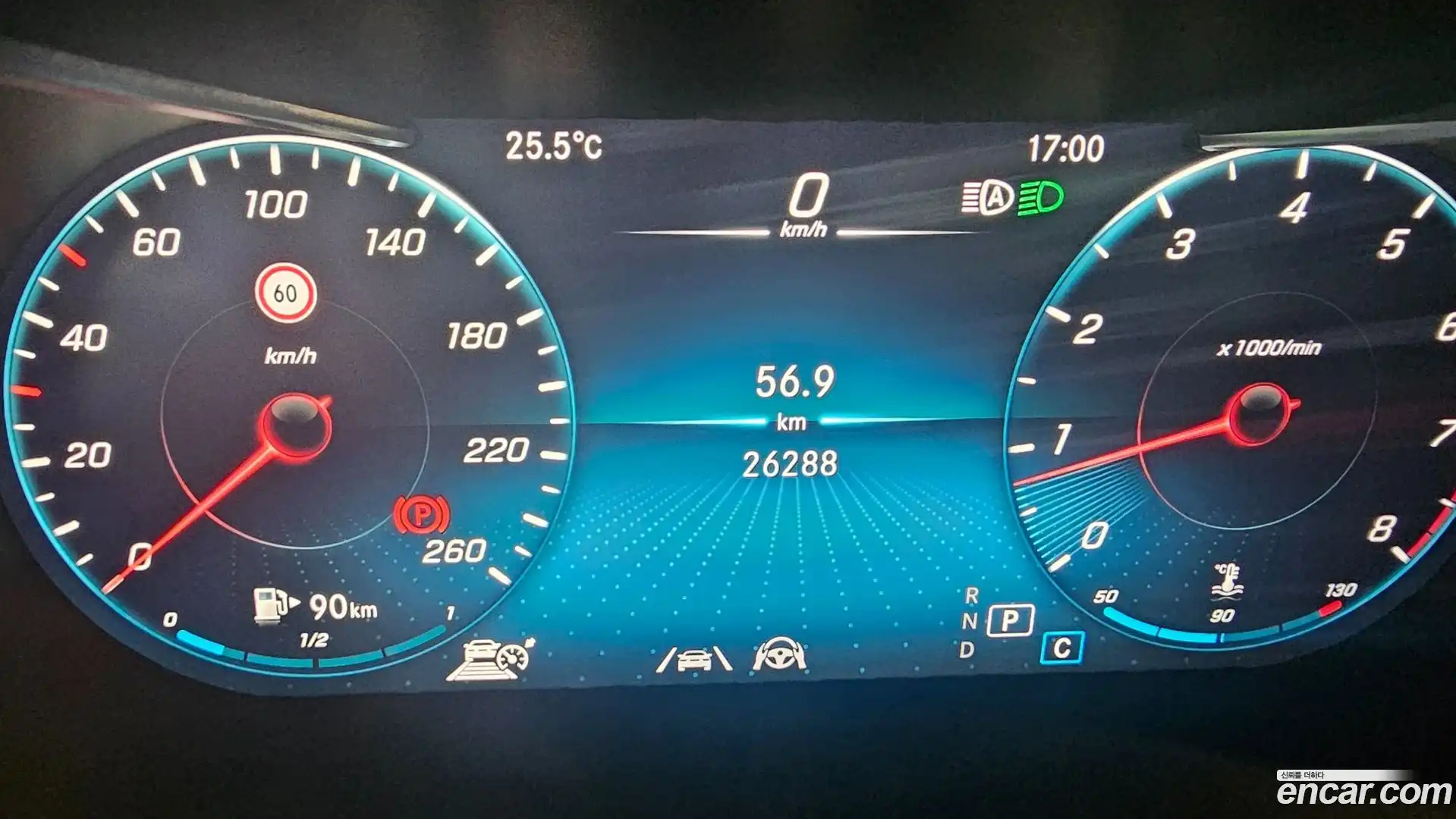 GLC-Class Mercedes-Benz 2022.6-INNER-008