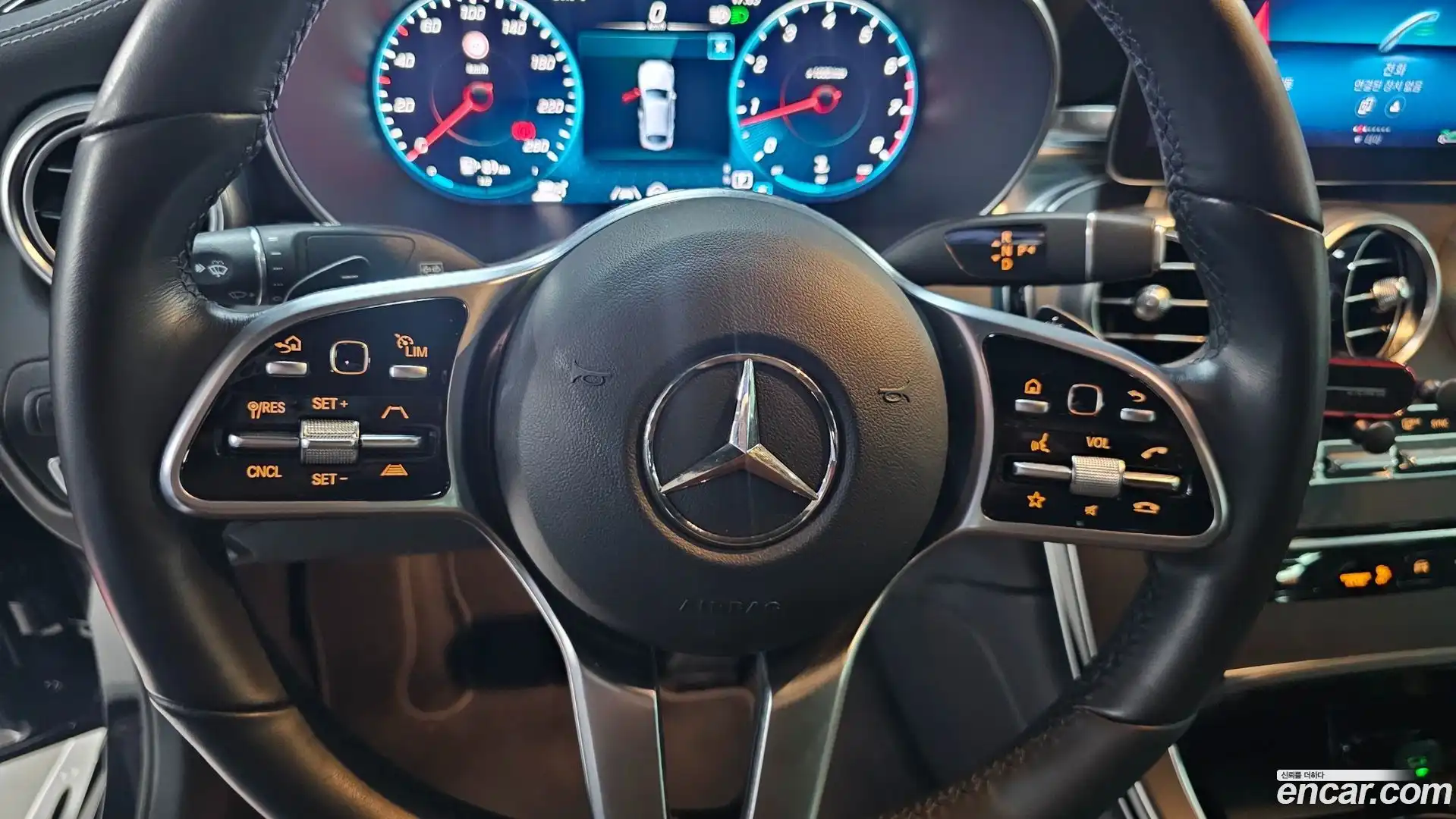 GLC-Class Mercedes-Benz 2022.6-OPTION-021