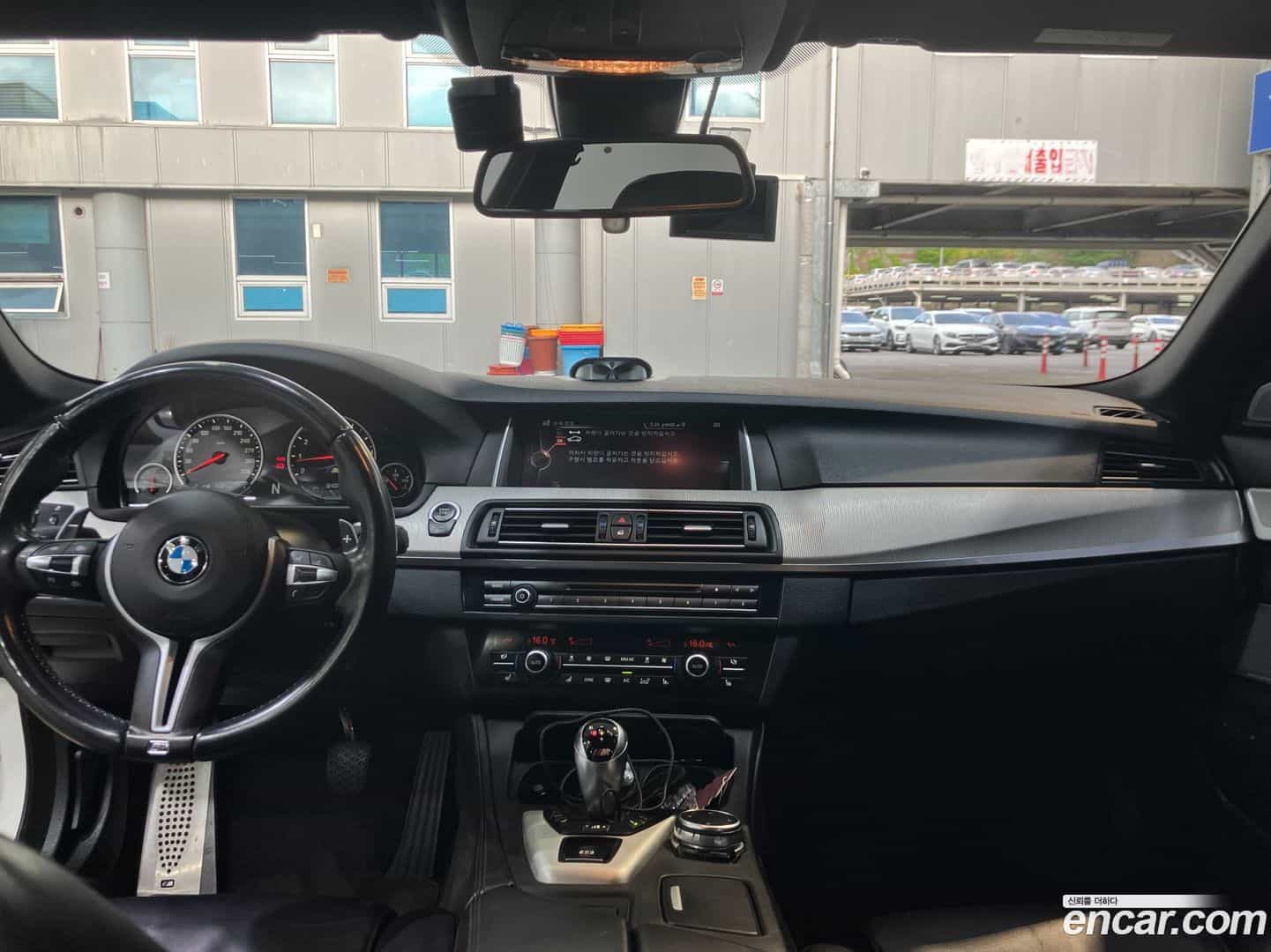 M5 BMW 2015.6-INNER-007