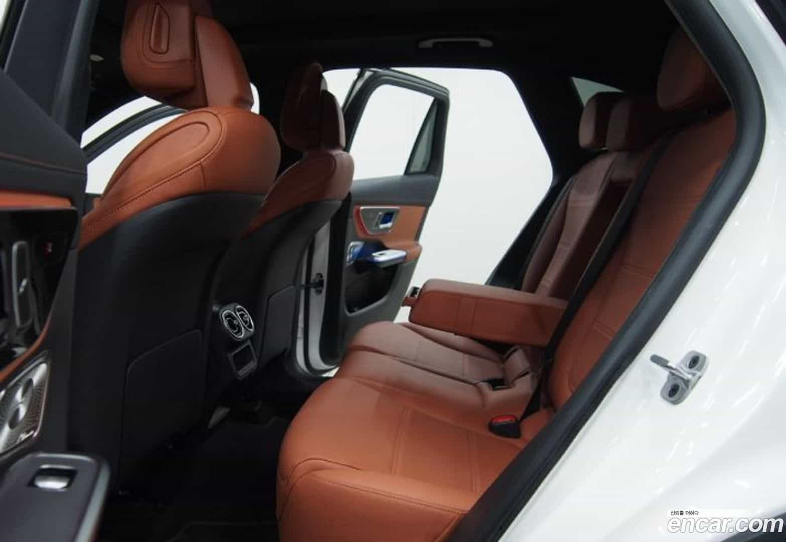 GLC-Class Mercedes-Benz 2024.8-OPTION-015