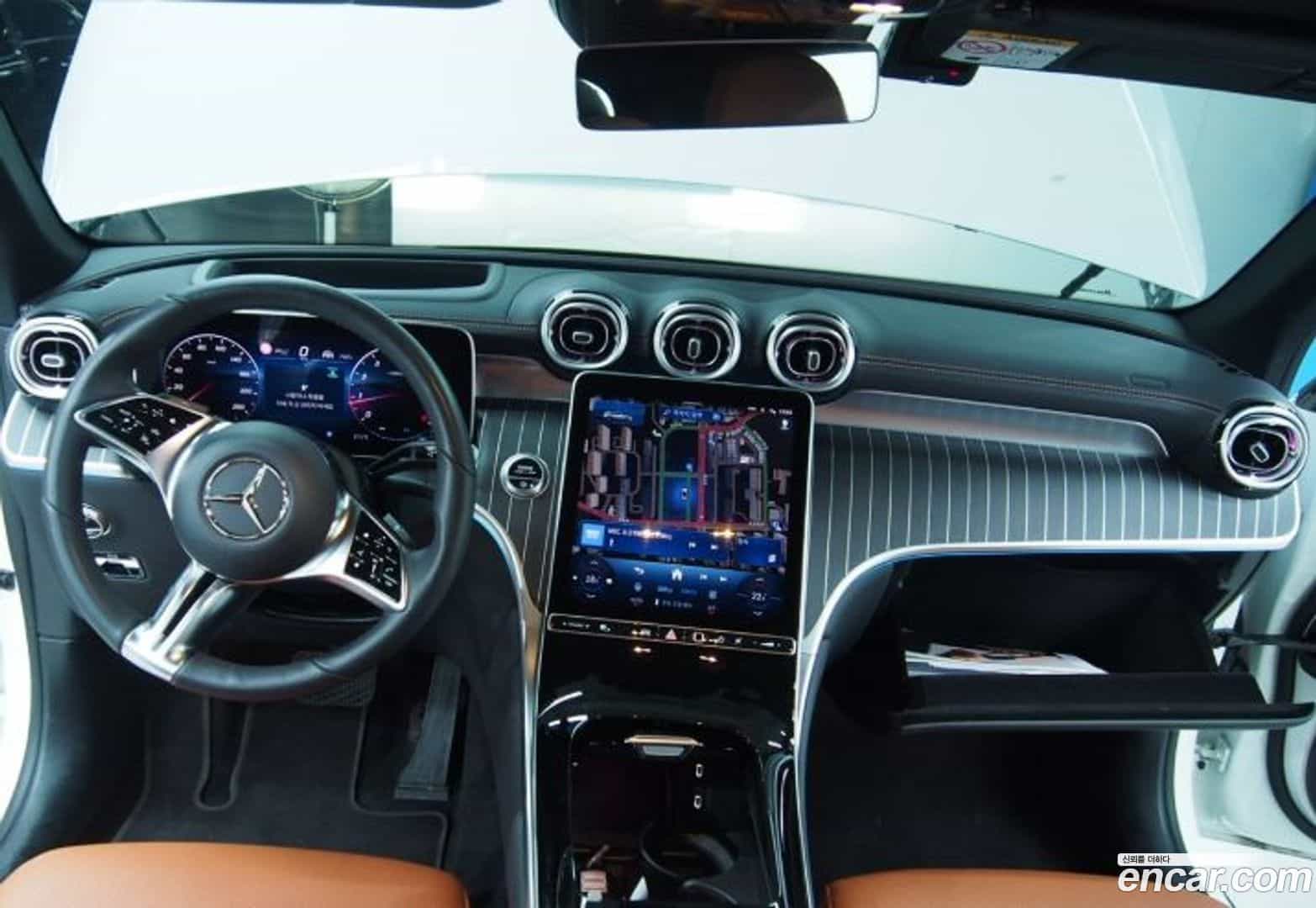 GLC-Class Mercedes-Benz 2024.8-OPTION-016