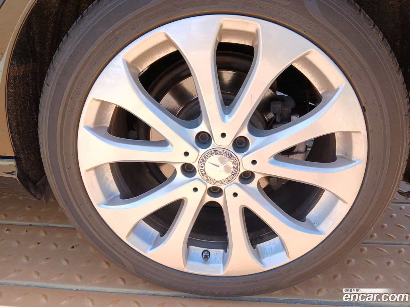 E-Class Mercedes-Benz 2015.1-OPTION-024