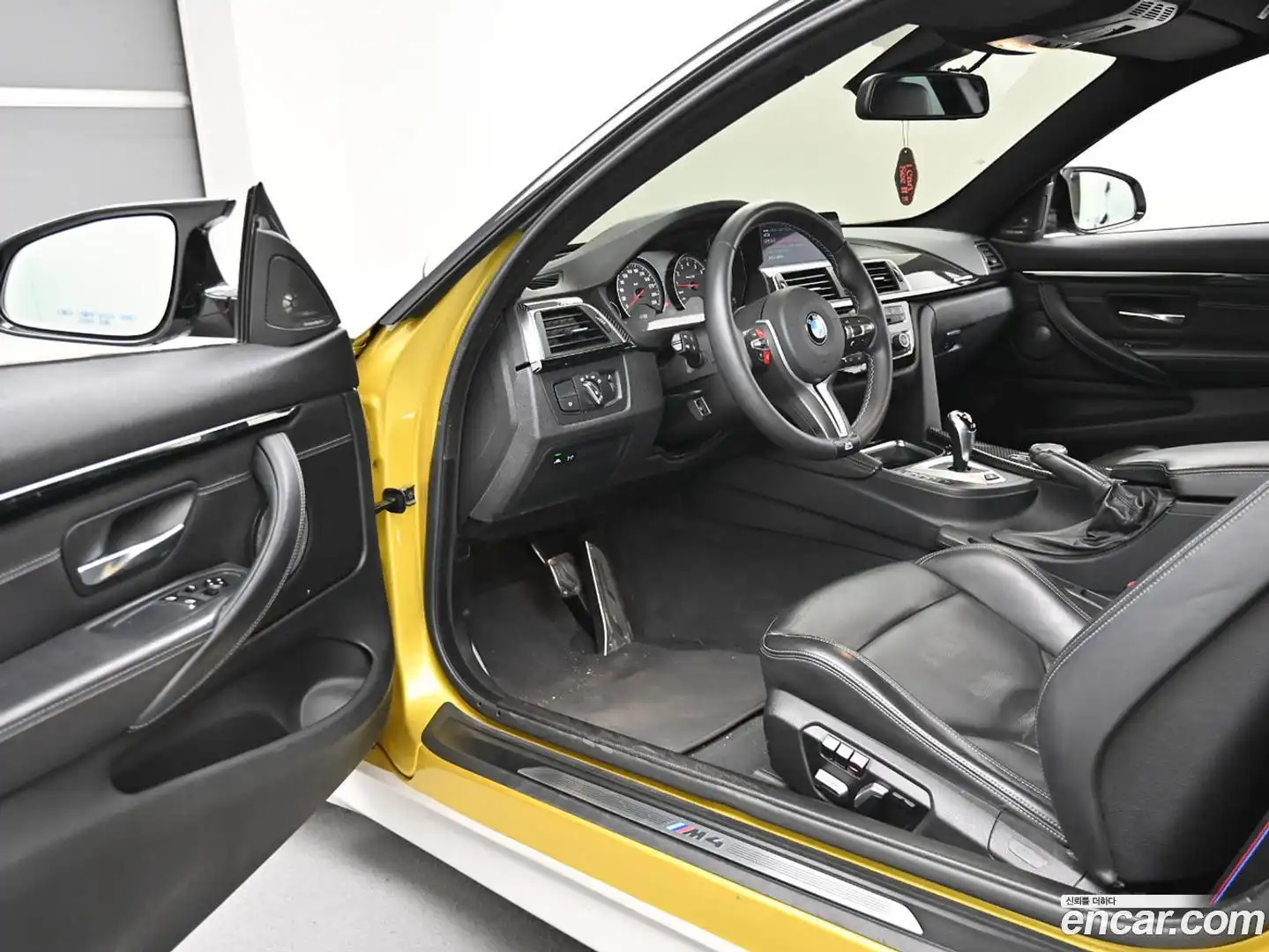 M4 BMW 2017.8-OPTION-015