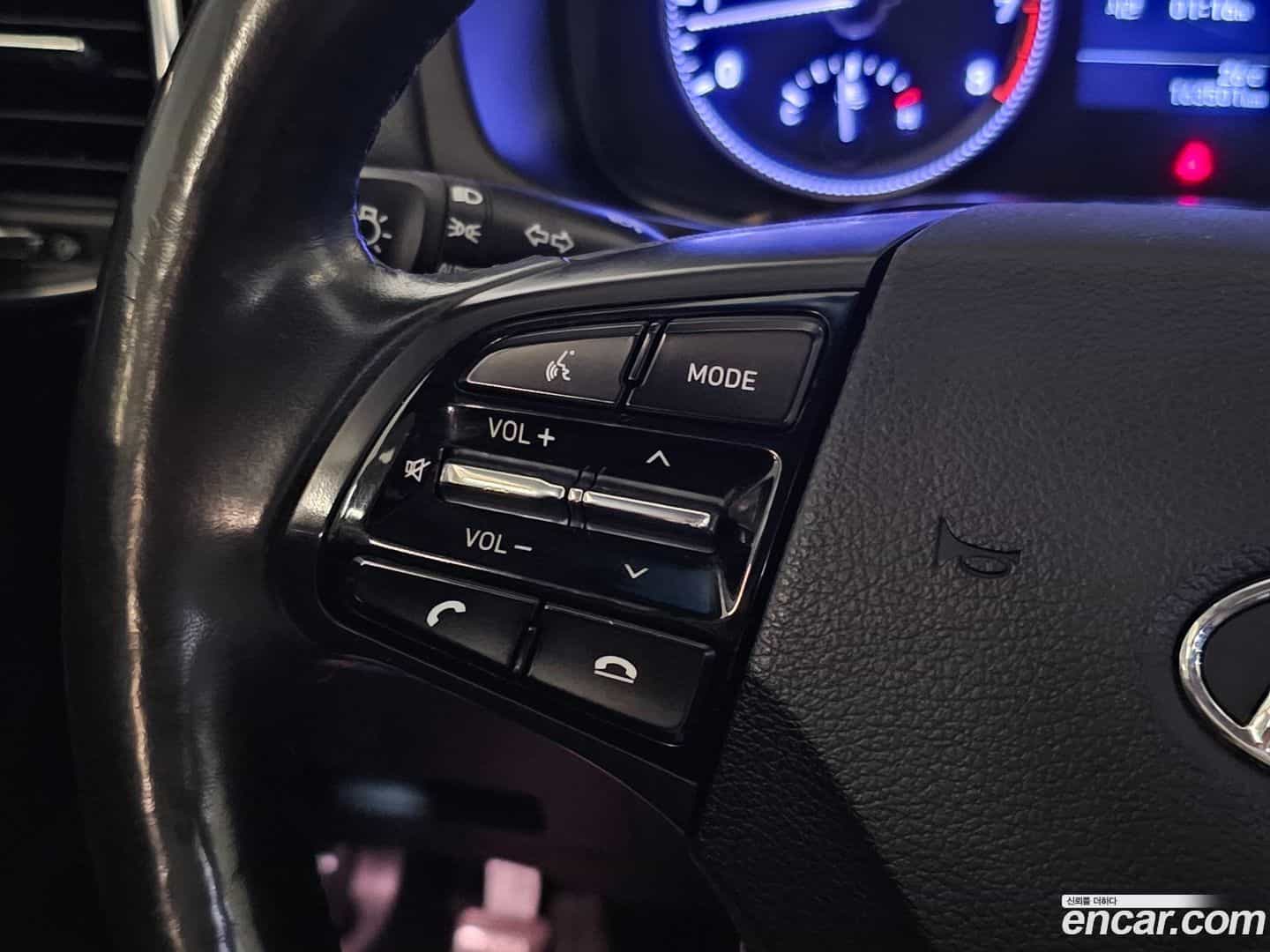 Grandeur Hyundai 2017.1-OPTION-016