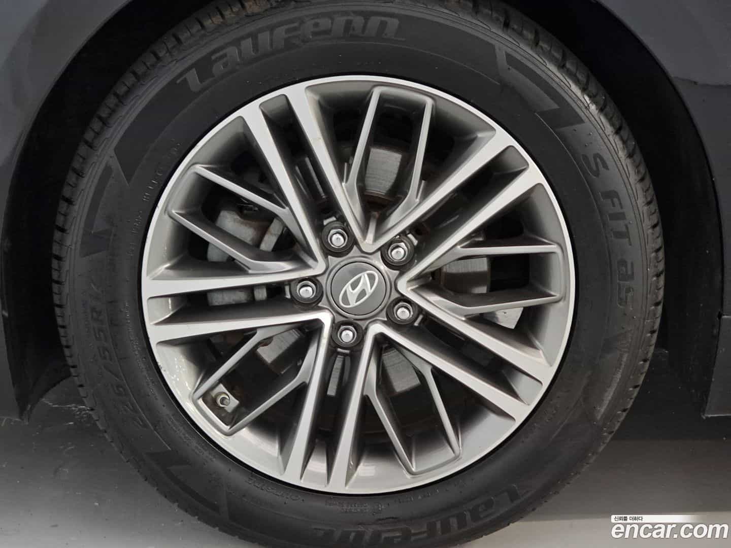 Grandeur Hyundai 2017.1-OPTION-022