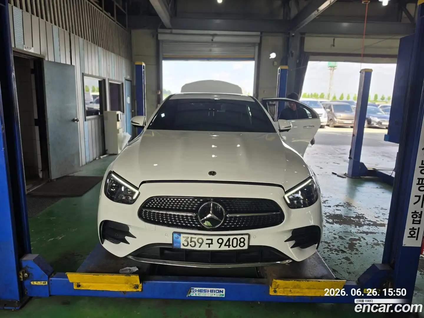 E-Class Mercedes-Benz 2023.2-OPTION-024