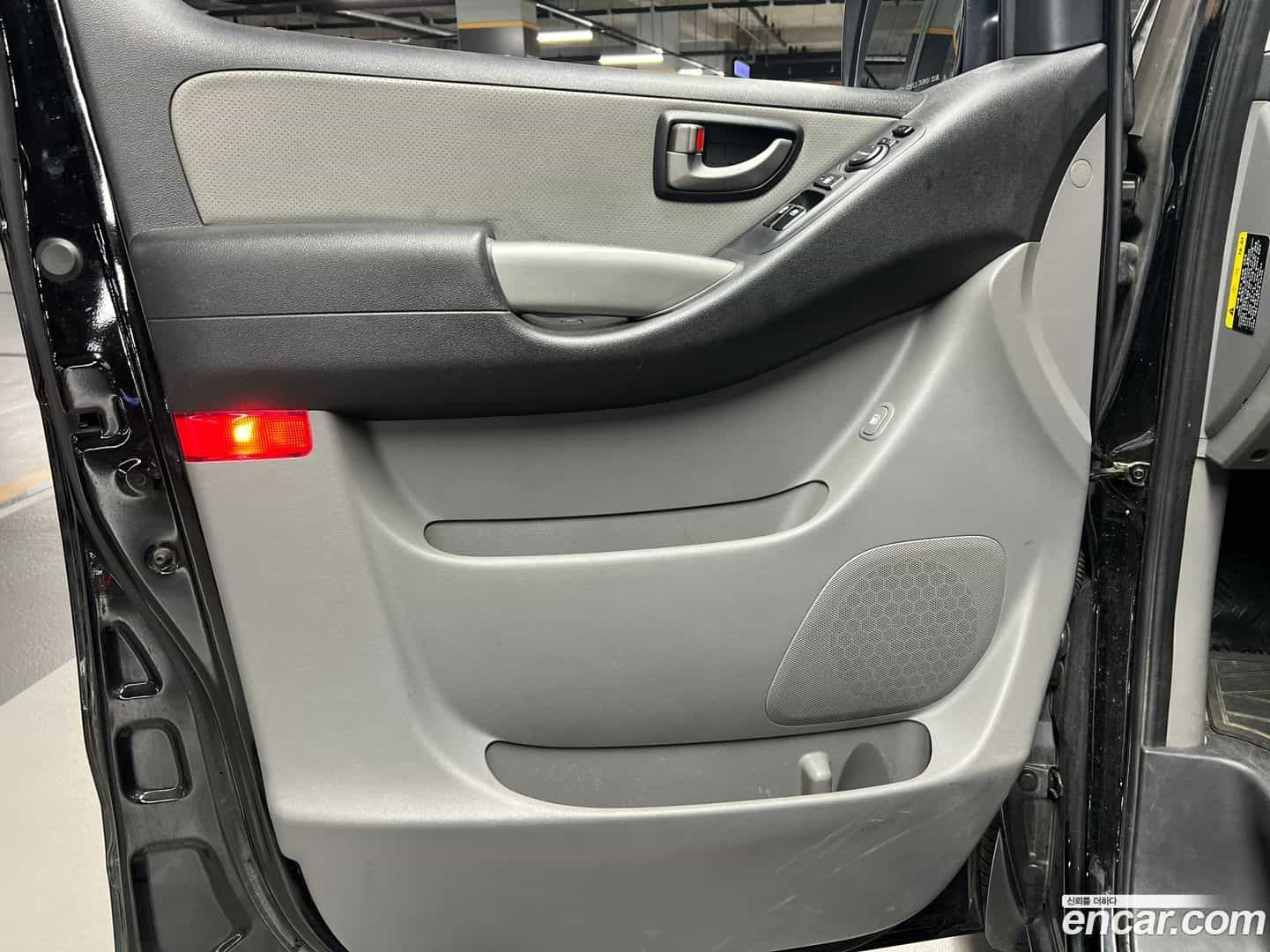 Starex Hyundai 2020.0-OPTION-017