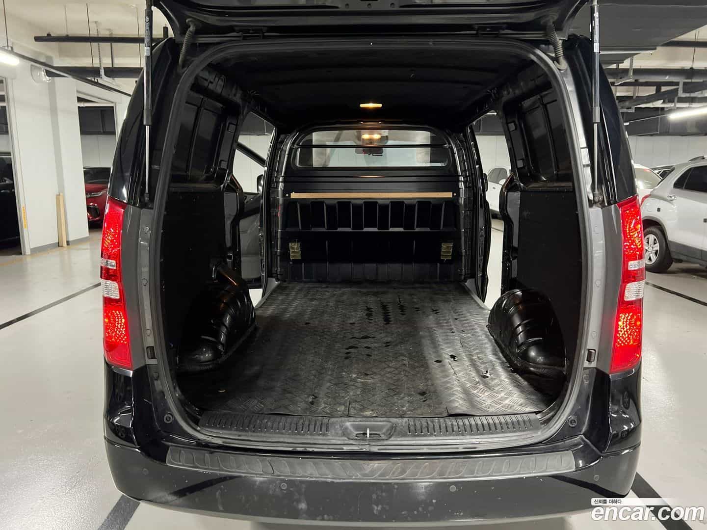 Starex Hyundai 2020.0-OPTION-021
