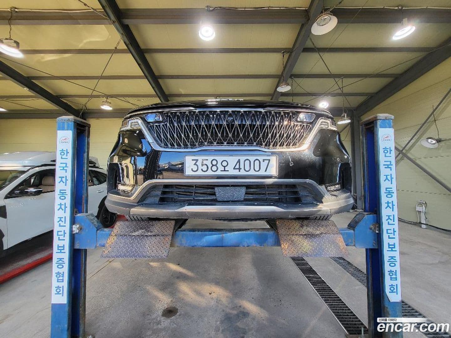 Main__Slider__Photo:Canival Kia 2023.4-0