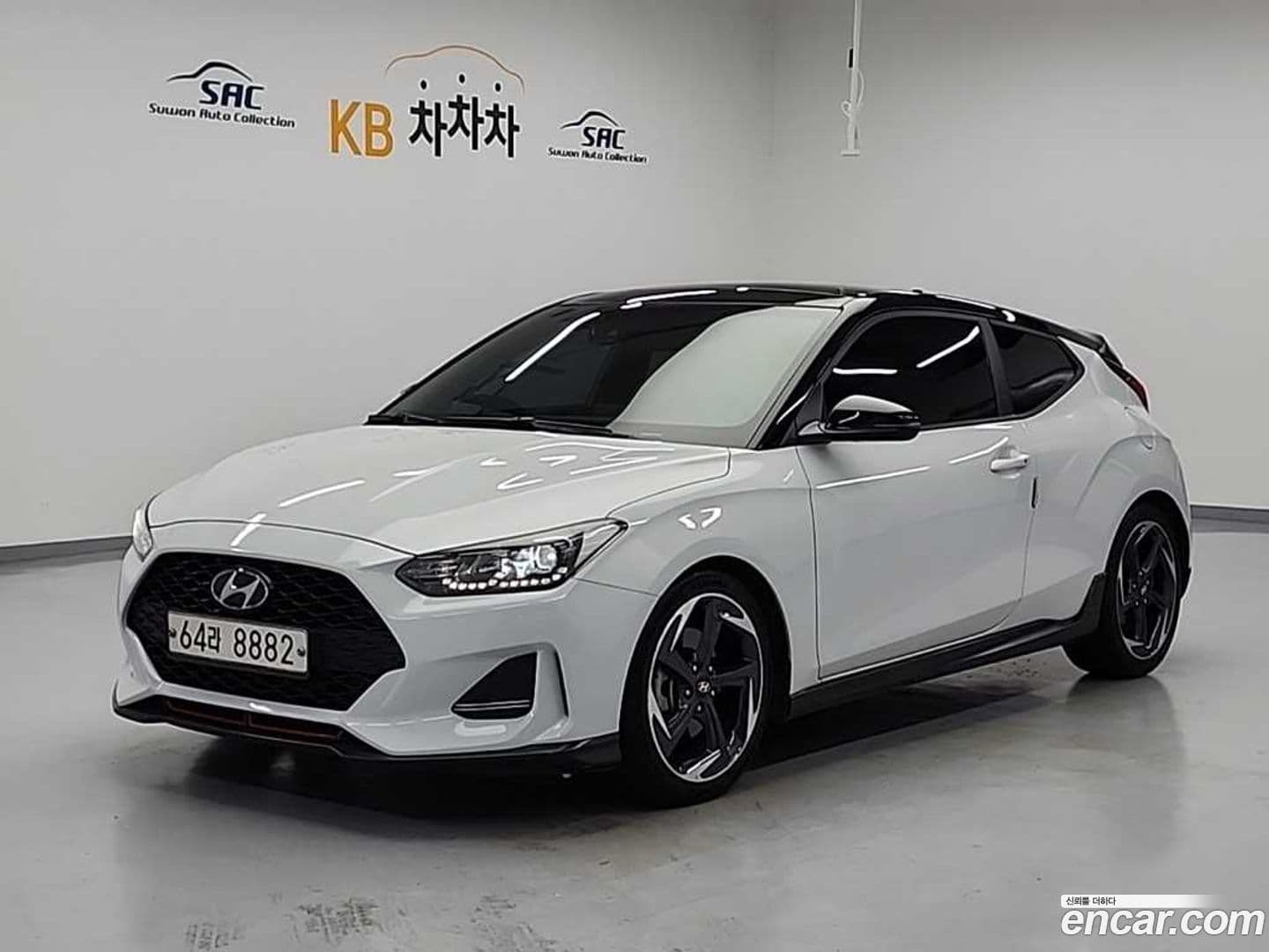 Main__Slider__Photo:Veloster Hyundai 2018.3-0