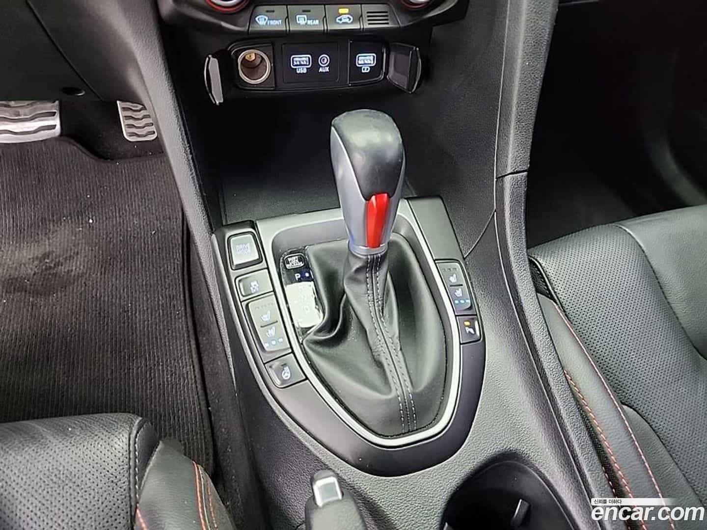 Veloster Hyundai 2018.3-INNER-008