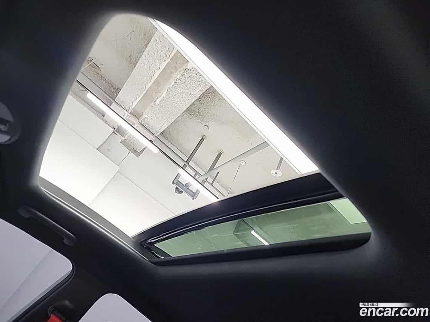 Veloster Hyundai 2018.3-OPTION-017