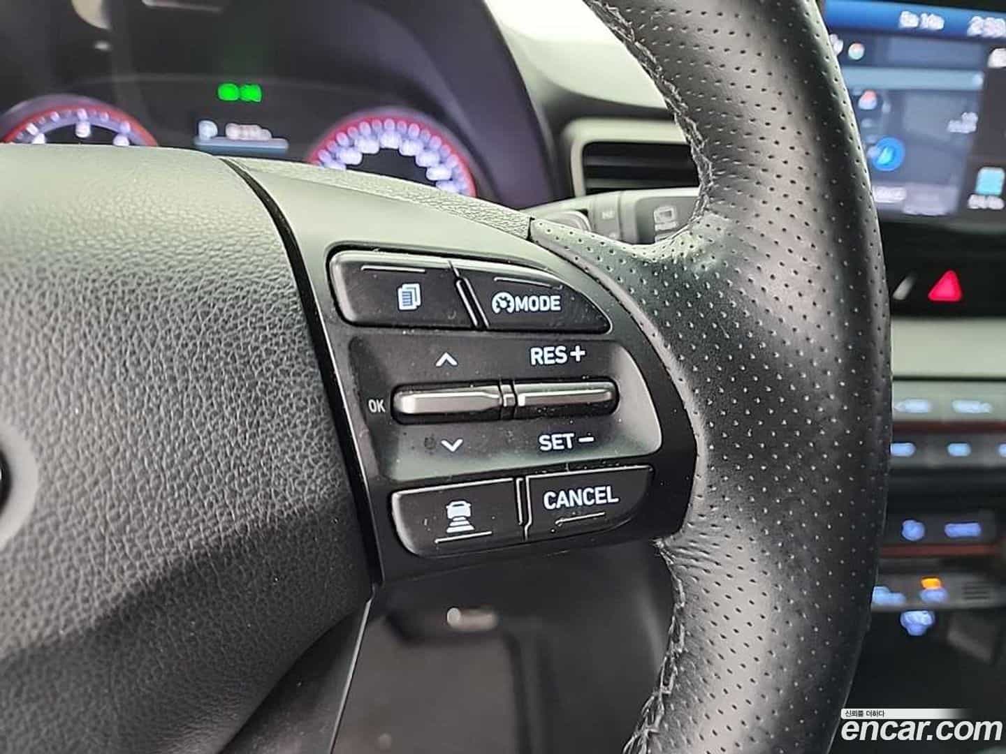 Veloster Hyundai 2018.3-OPTION-021