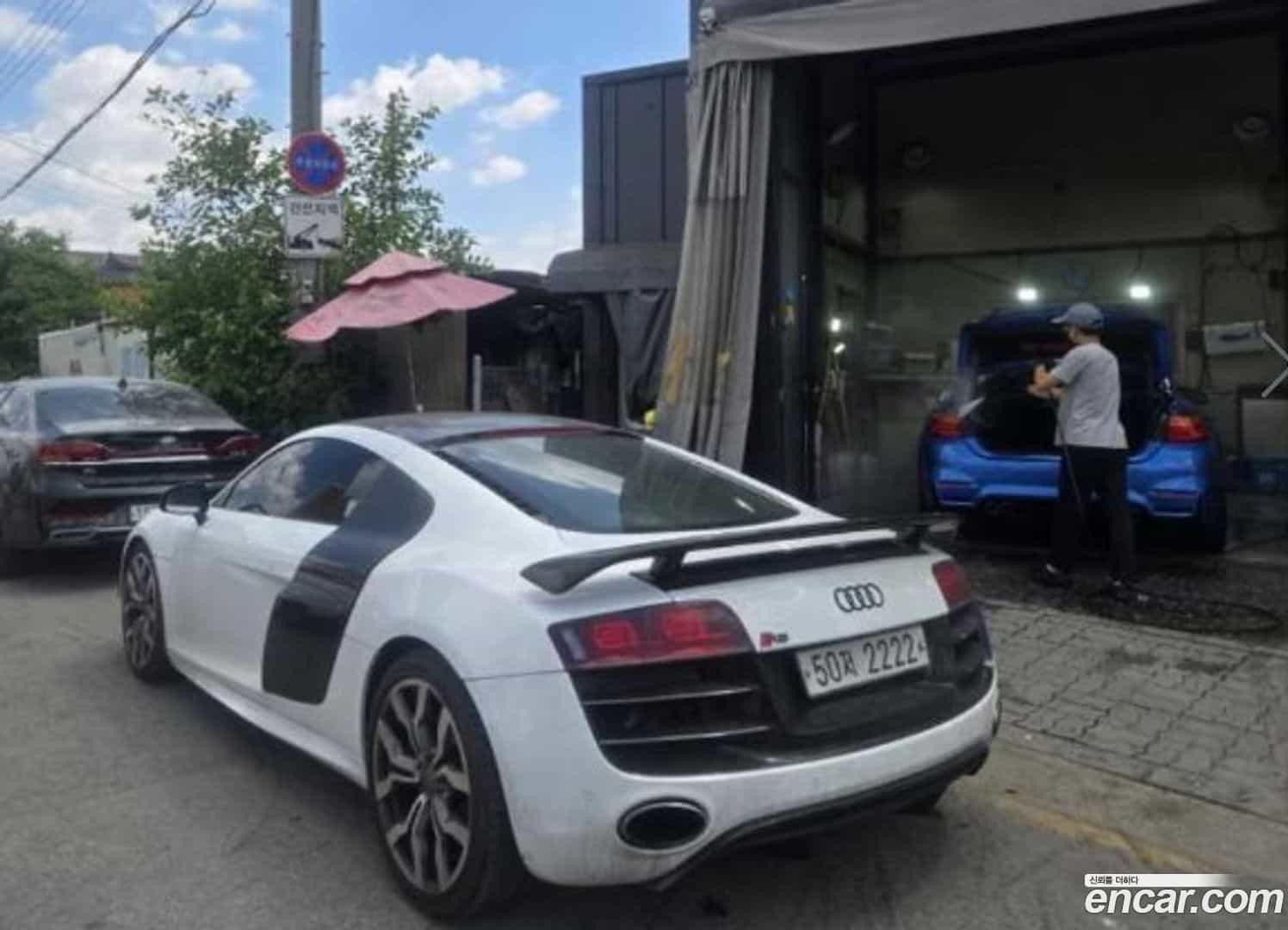 R8 Audi 2010.11-OUTER-002