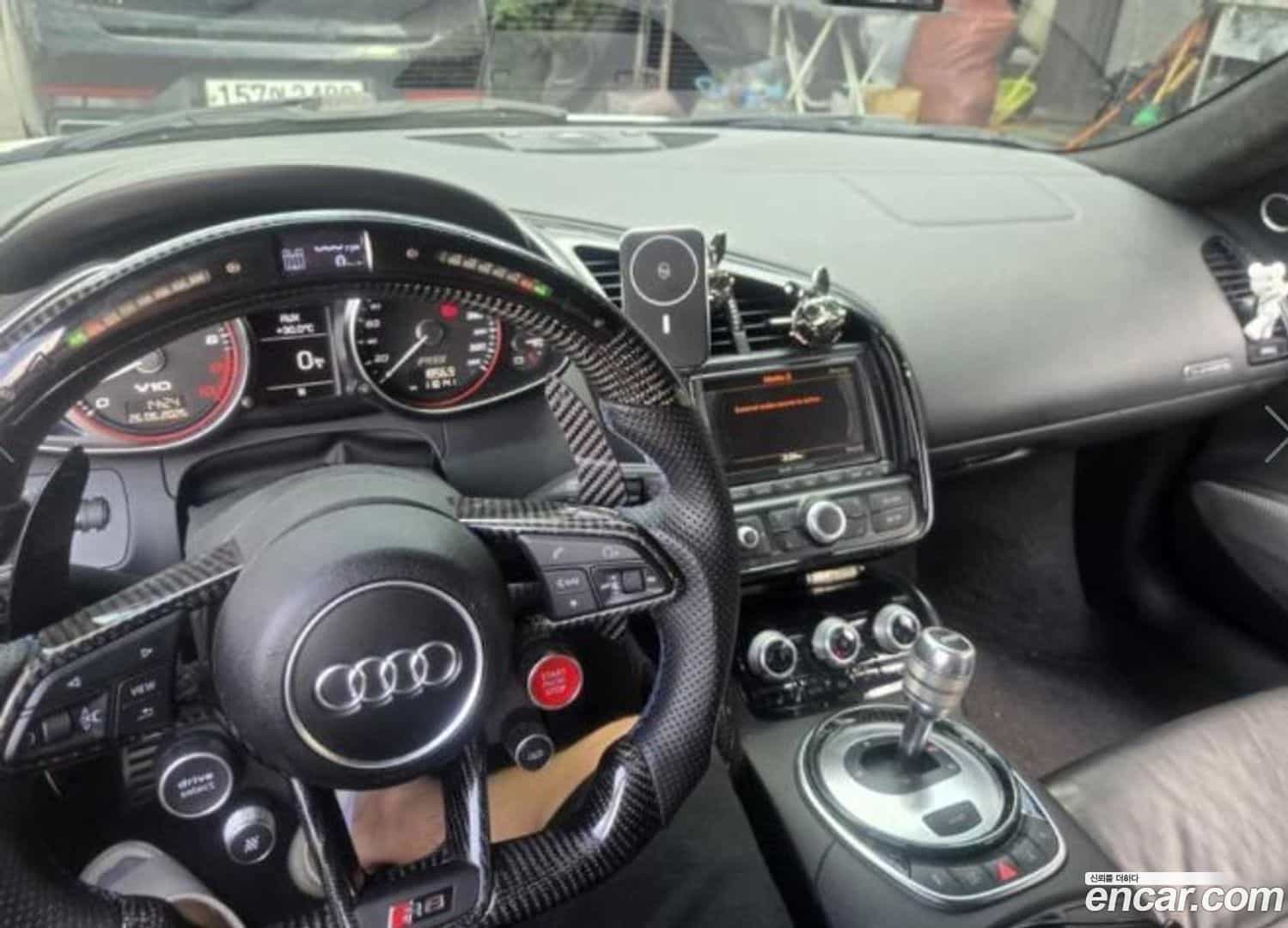 R8 Audi 2010.11-OUTER-005