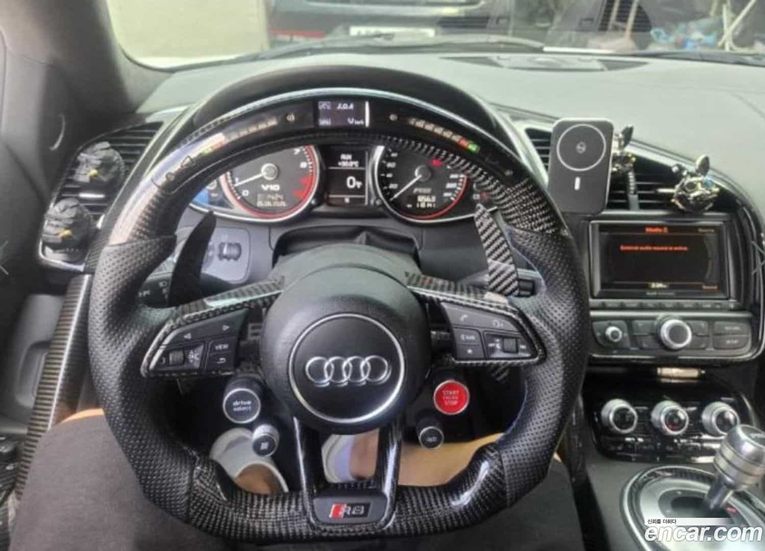 R8 Audi 2010.11-OUTER-006