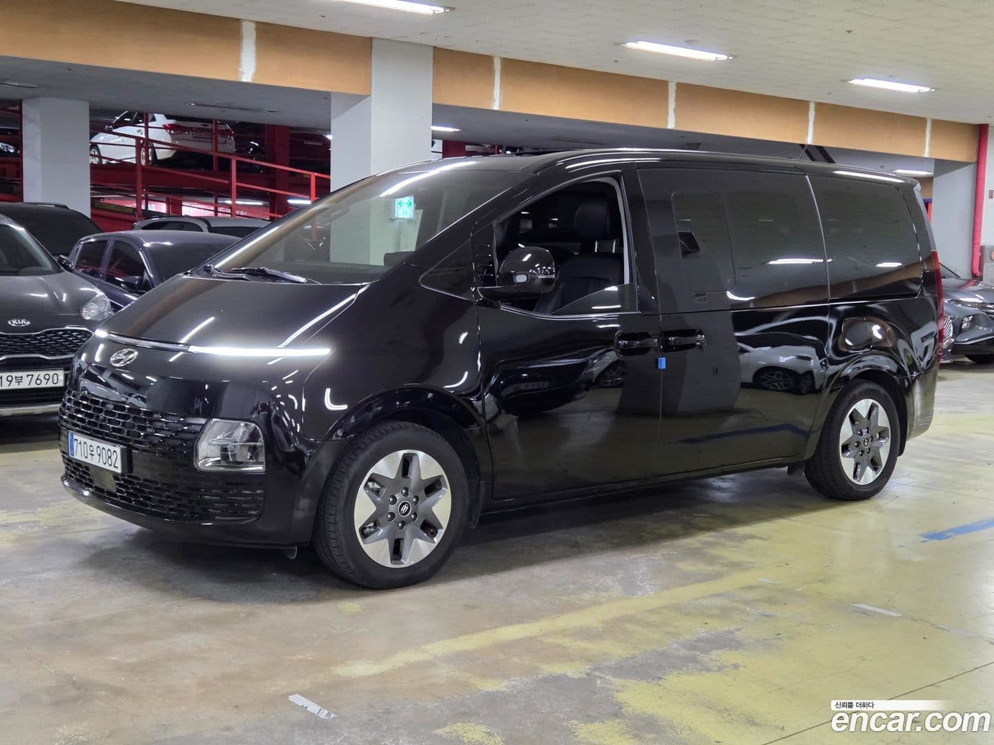 Main__Slider__Photo:Staria Hyundai 2022.7-0