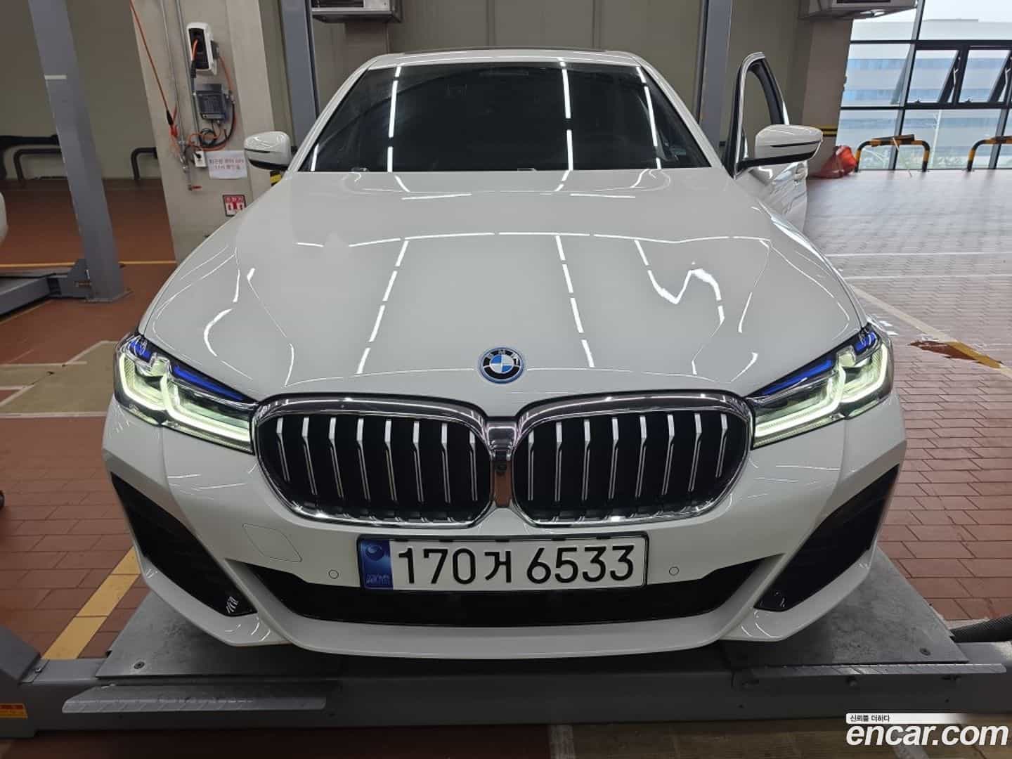 5-Series BMW 2023.4-OUTER-001