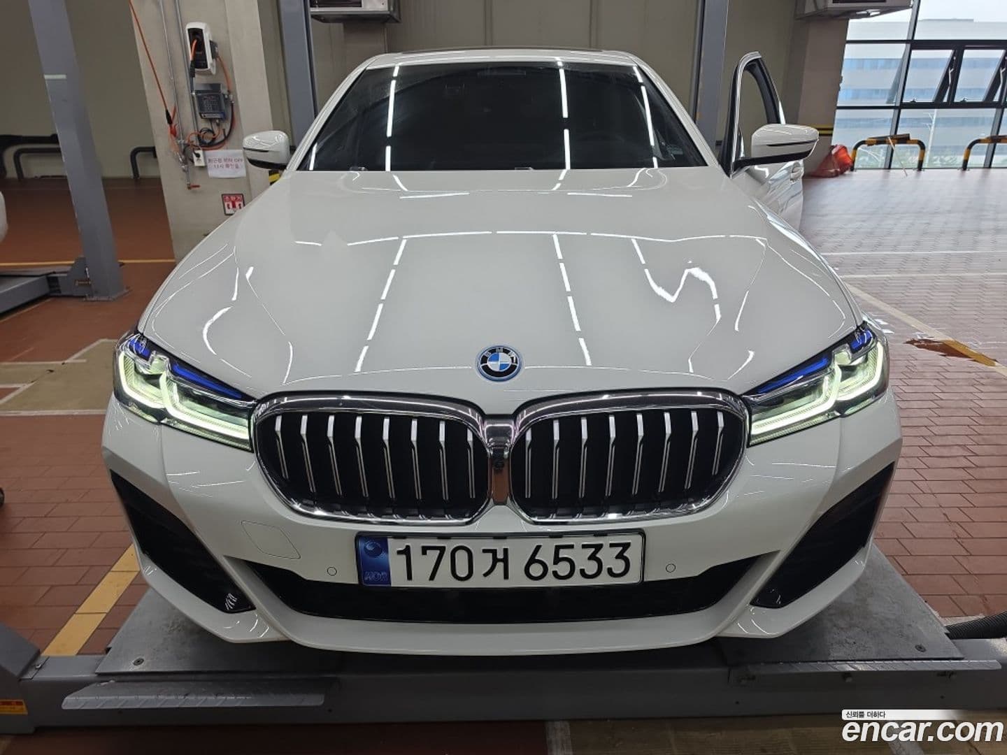 Main__Slider__Photo:5-Series BMW 2023.4-0