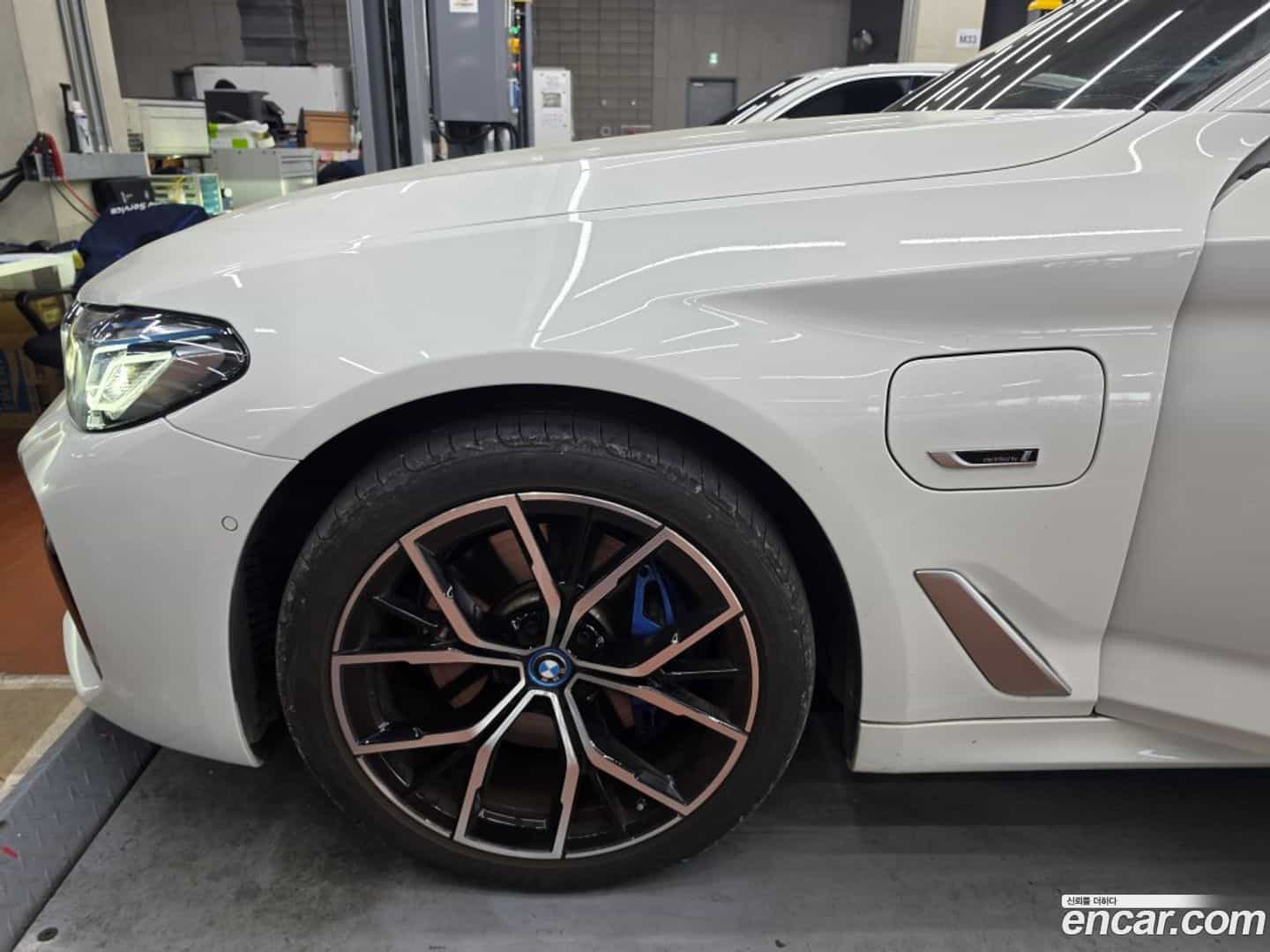 5-Series BMW 2023.4-OUTER-004
