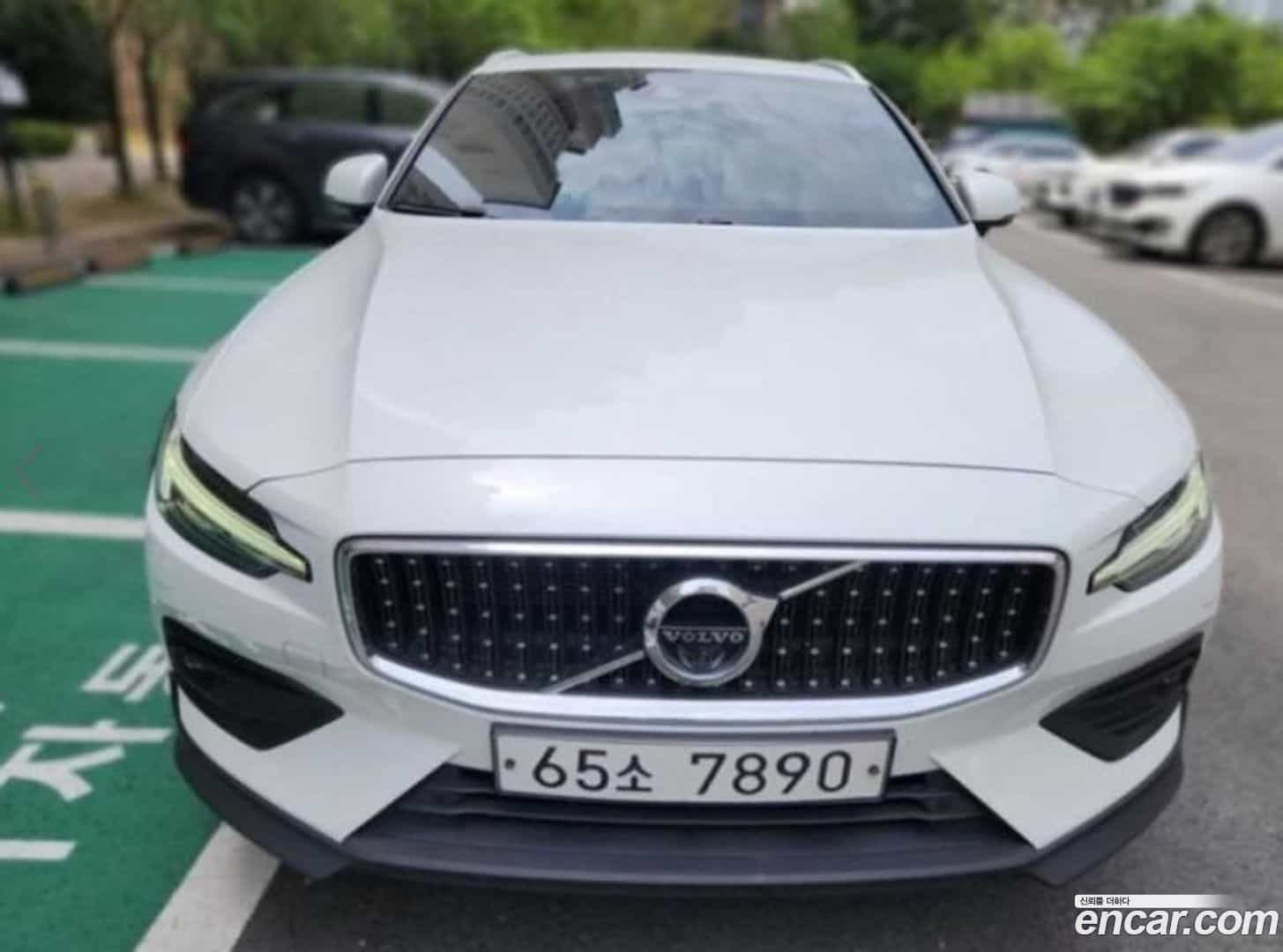 V60 Volvo 2019.6-OUTER-001