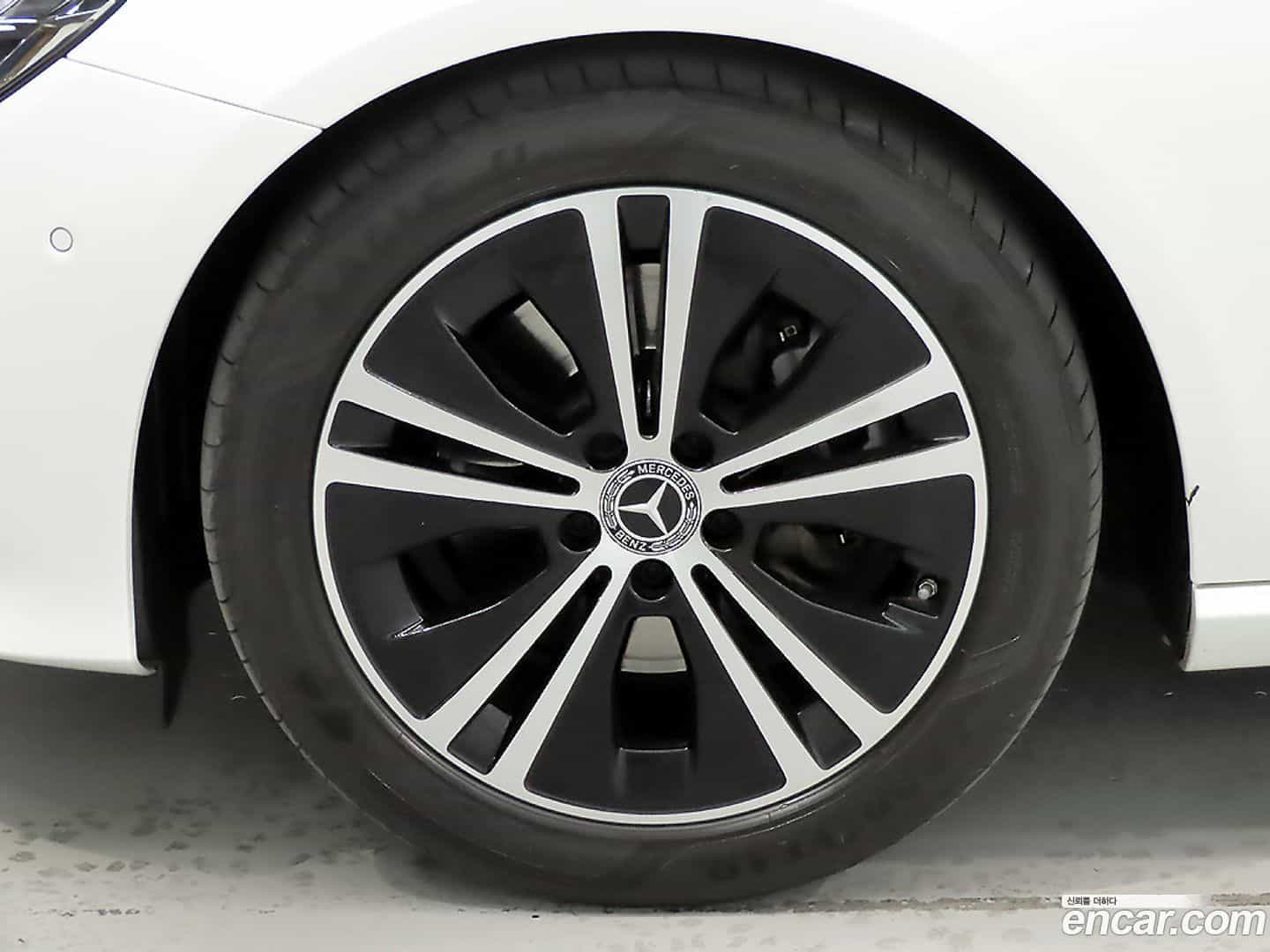 E-Class Mercedes-Benz 2022.6-OUTER-005