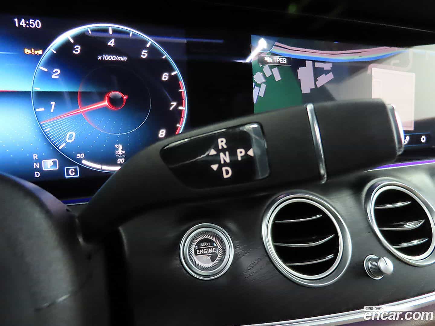 E-Class Mercedes-Benz 2022.6-INNER-009