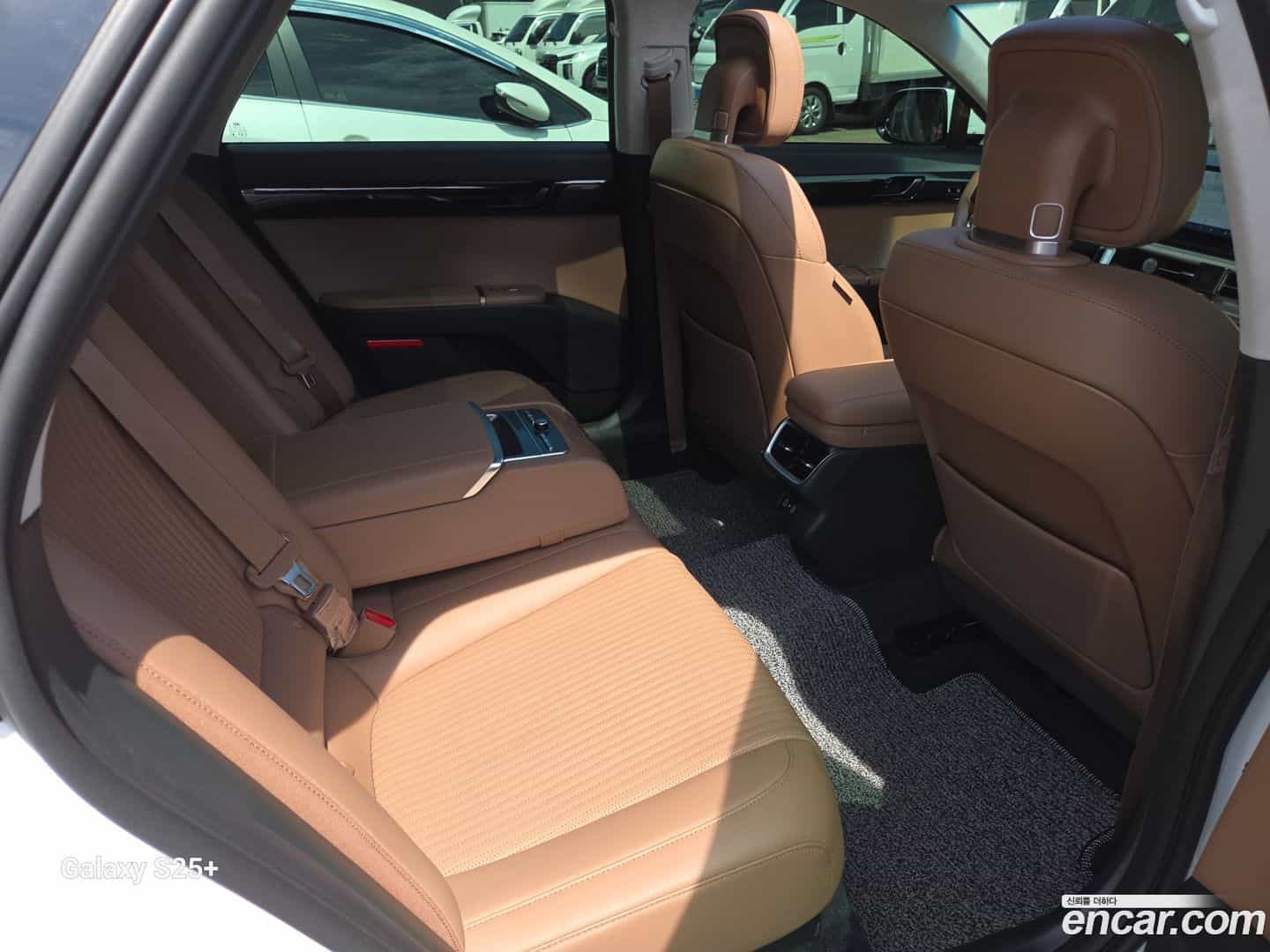 Grandeur Hyundai 2023.1-OPTION-015