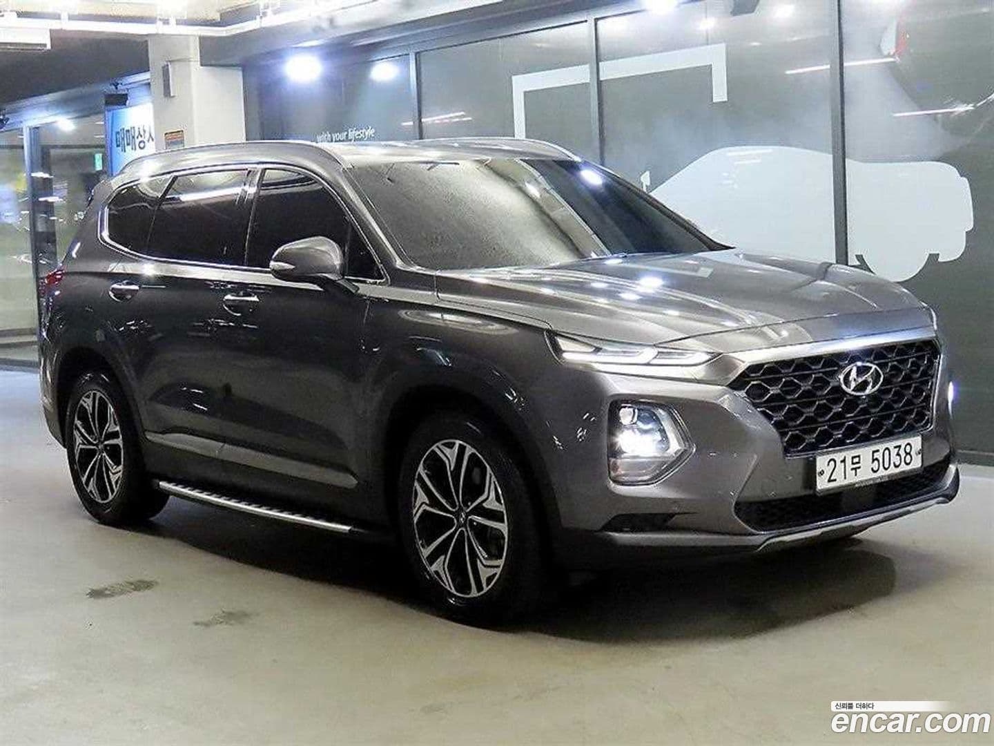 Main__Slider__Photo:Santafe Hyundai 2018.3-0