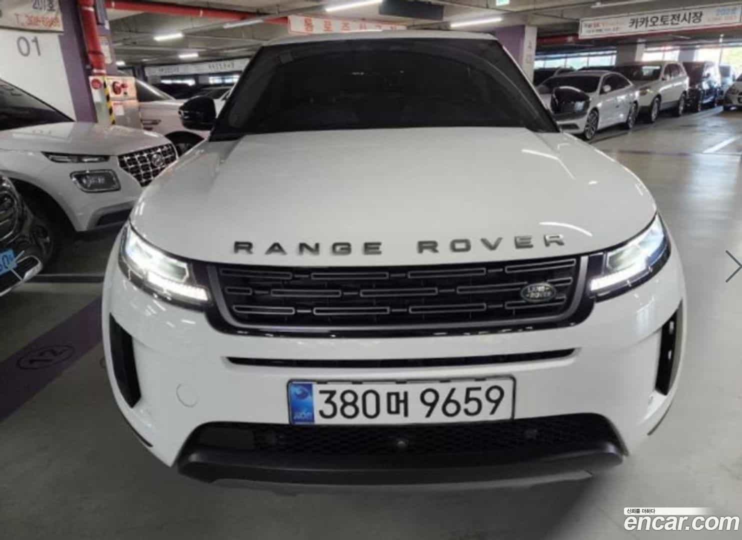 Range Rover Evoque Land Rover 2025.2-OUTER-001