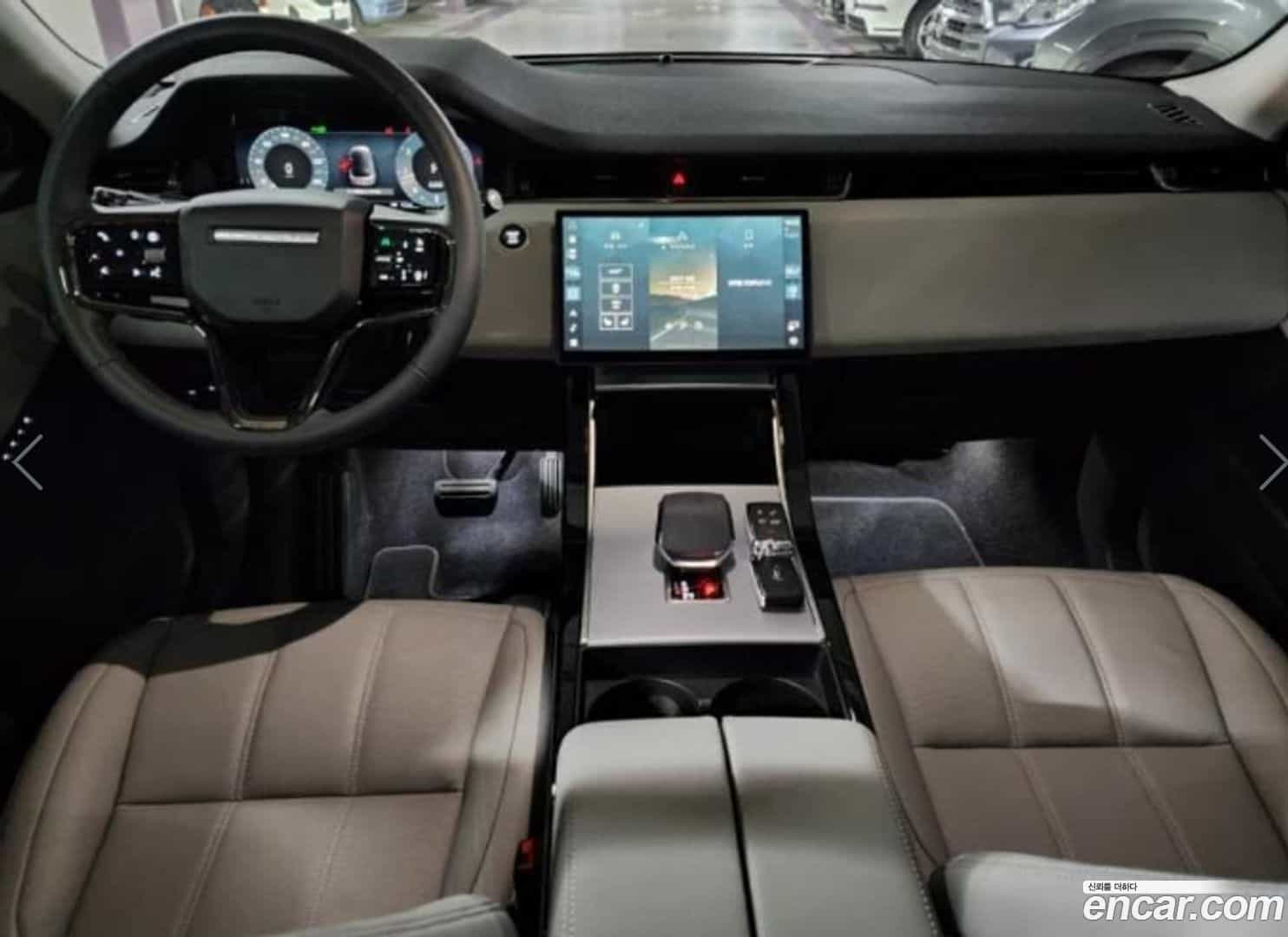 Range Rover Evoque Land Rover 2025.2-OUTER-005