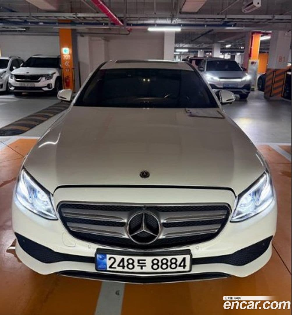 Main__Slider__Photo:E-Class Mercedes-Benz 2019.2-0