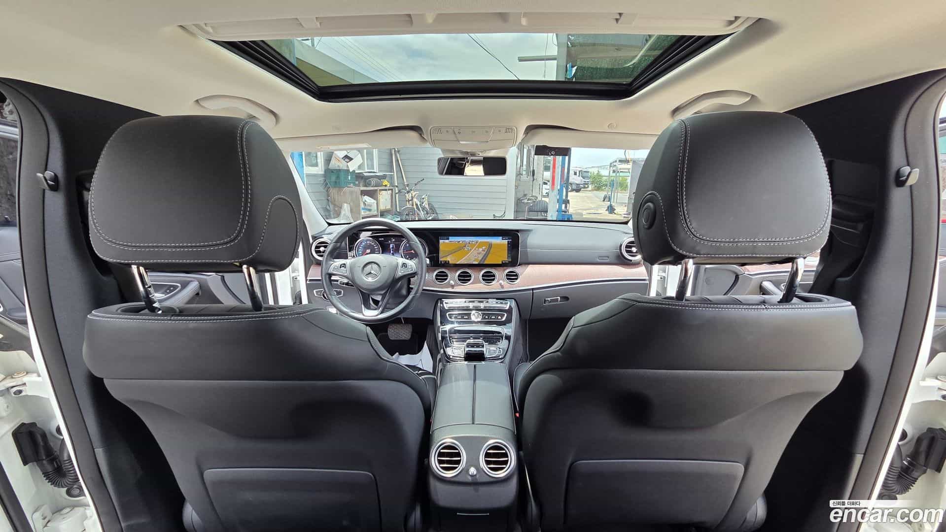 E-Class Mercedes-Benz 2016.10-INNER-007