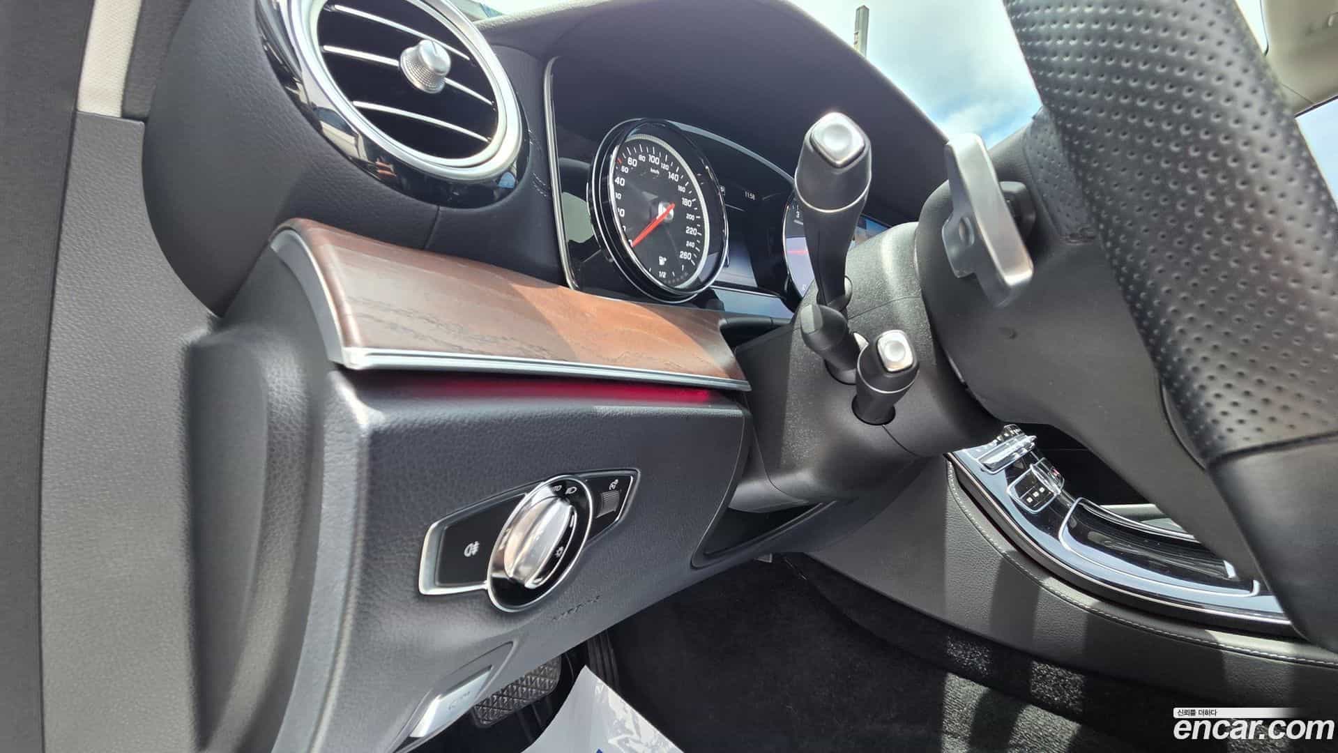 E-Class Mercedes-Benz 2016.10-OPTION-018