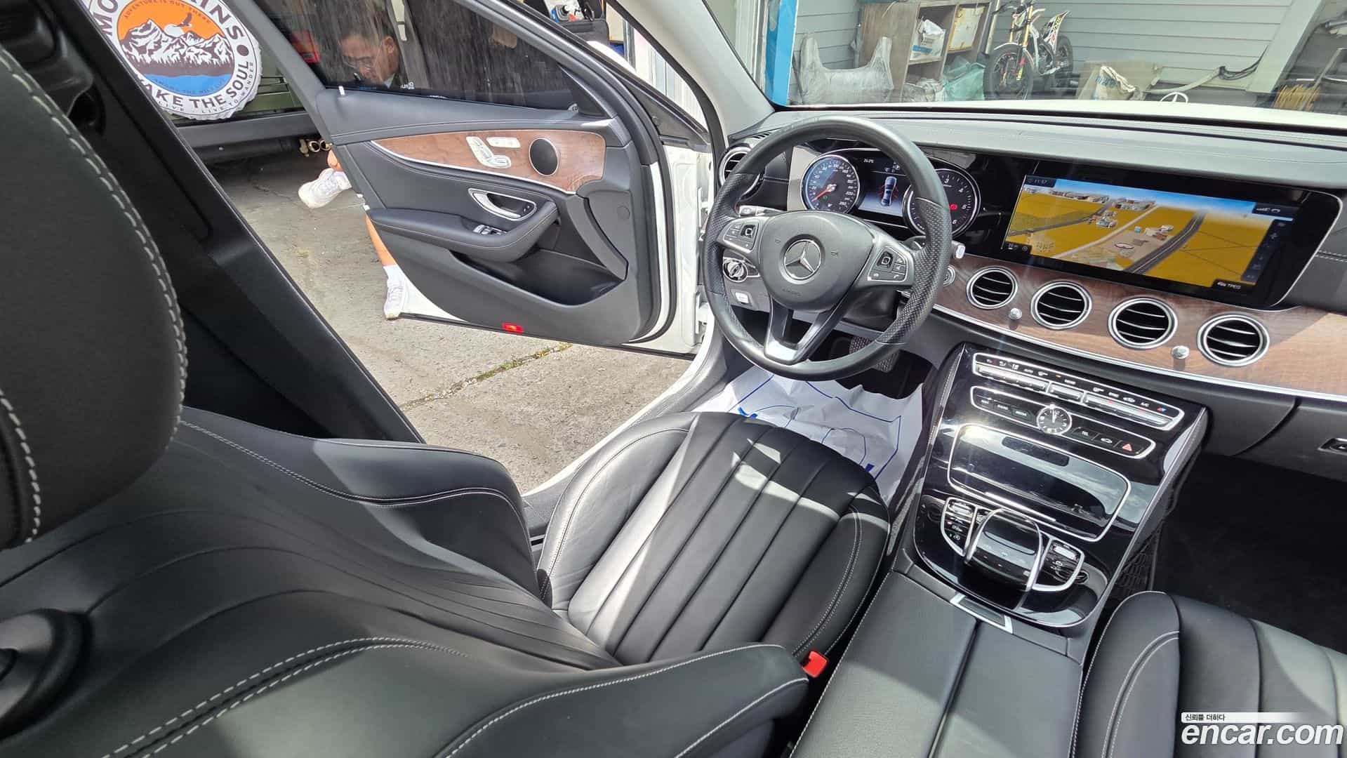 E-Class Mercedes-Benz 2016.10-OPTION-023