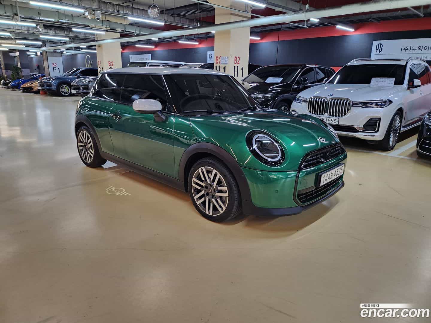 Cooper Mini 2025.11-OUTER-002