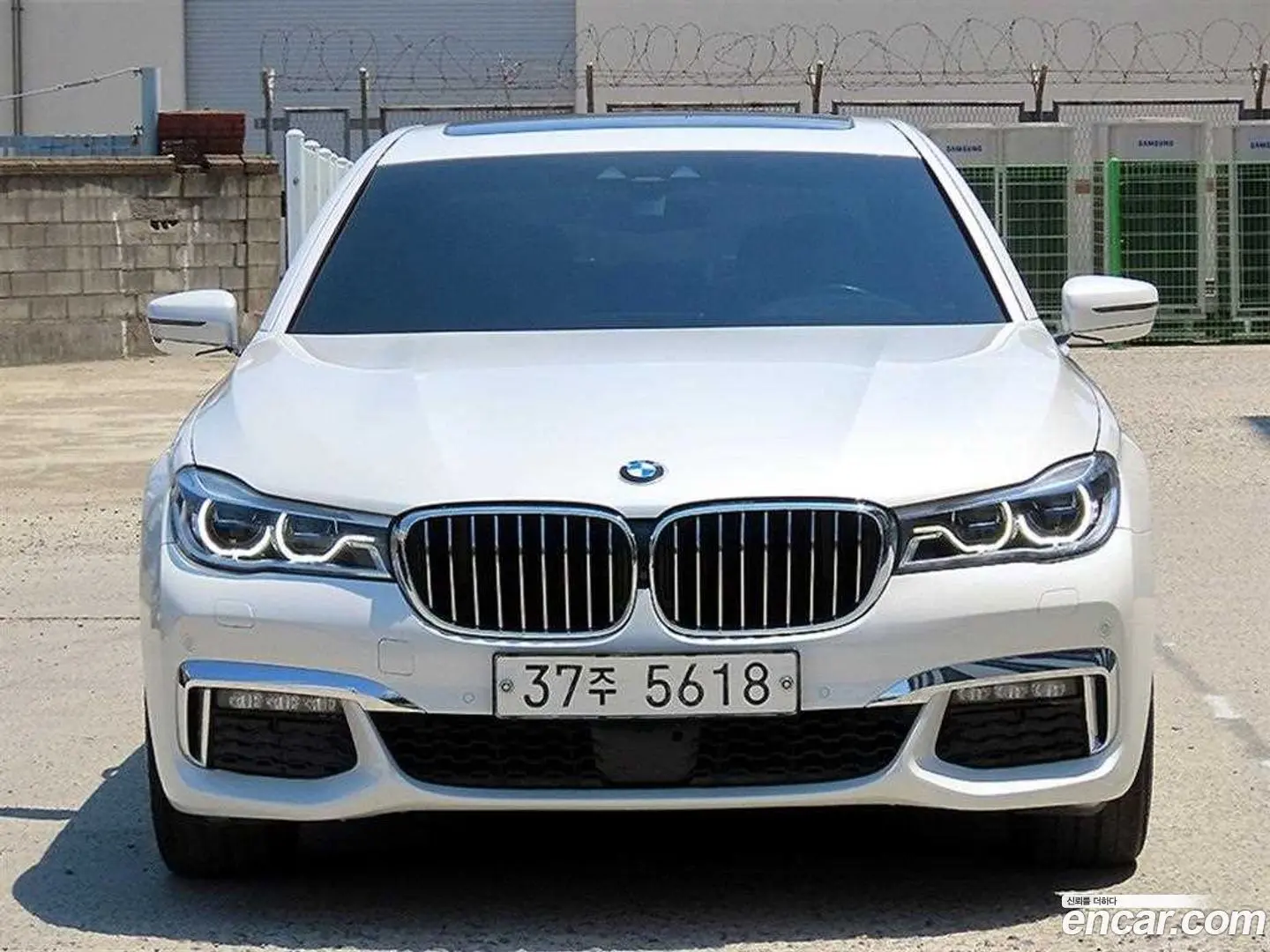 Main__Slider__Photo:7-Series BMW 2017.11-0