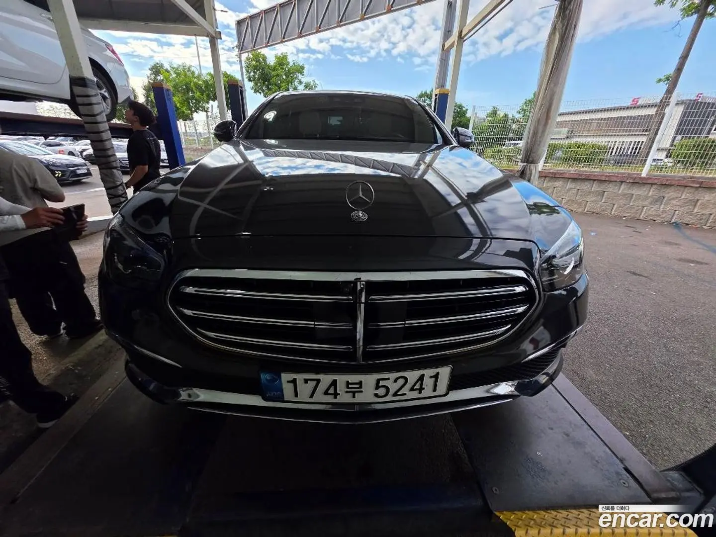 Main__Slider__Photo:E-Class Mercedes-Benz 2021.5-0