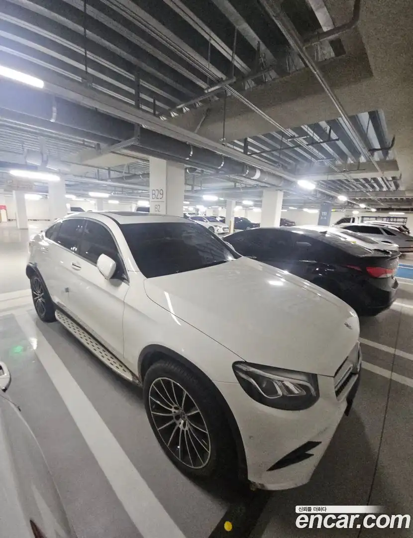GLC-Class Mercedes-Benz 2017.10-OUTER-001