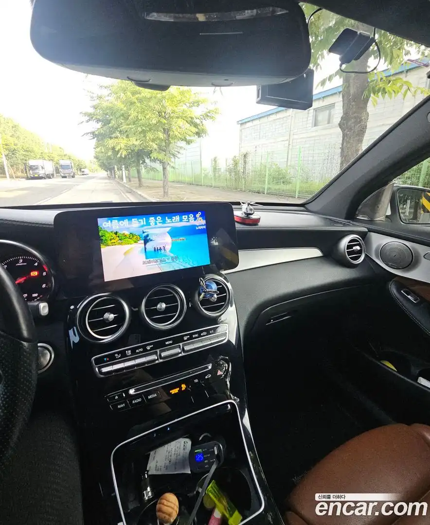 GLC-Class Mercedes-Benz 2017.10-OUTER-006