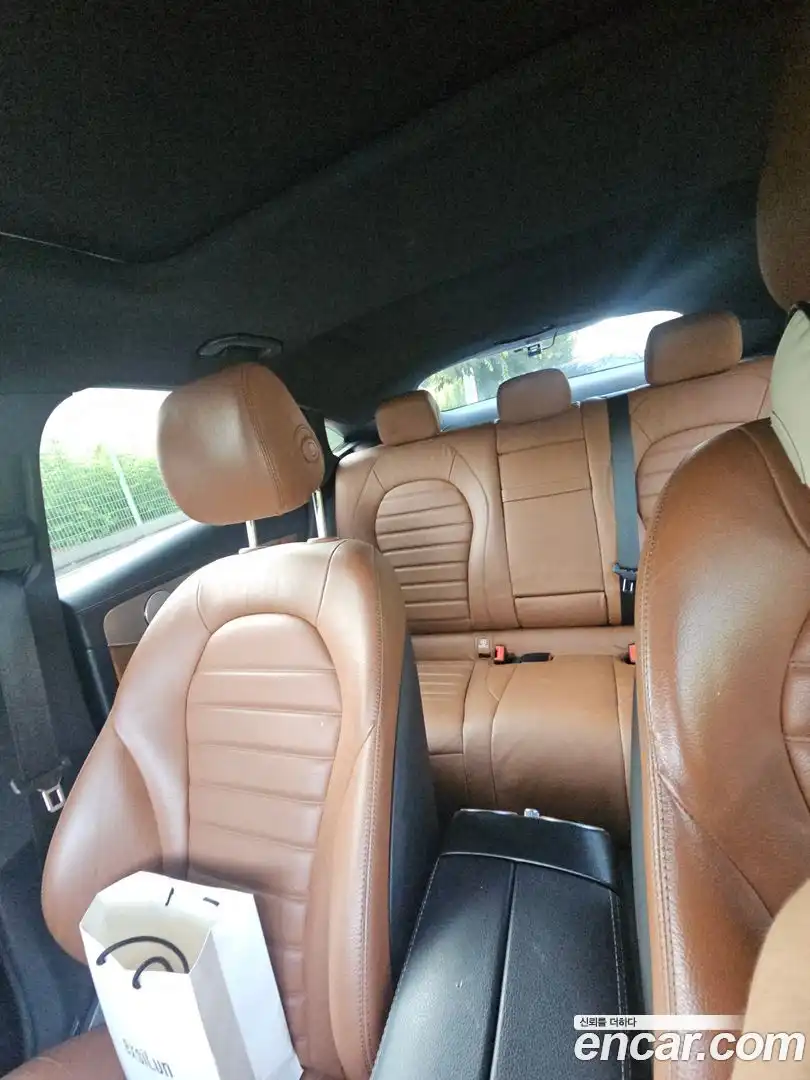 GLC-Class Mercedes-Benz 2017.10-INNER-009