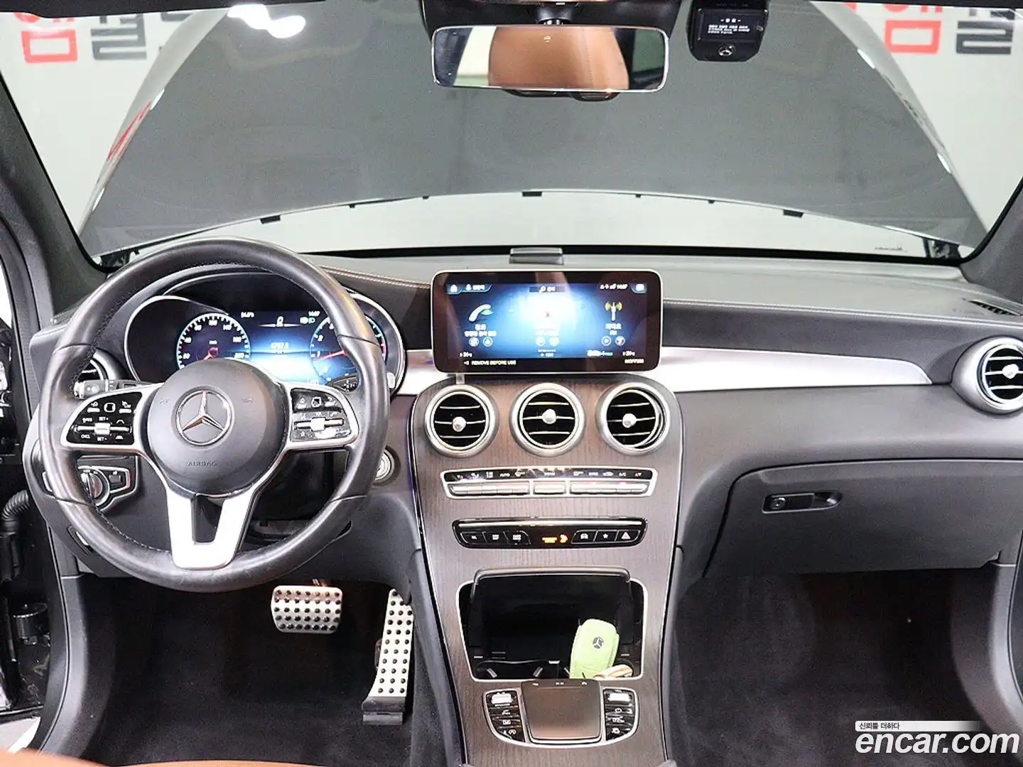 GLC-Class Mercedes-Benz 2022.8-OPTION-018