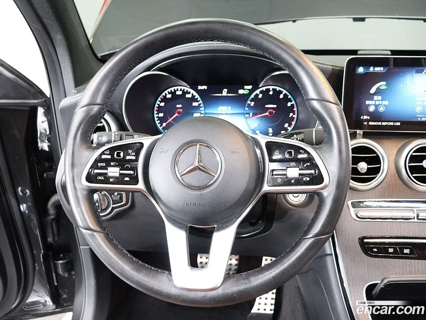 GLC-Class Mercedes-Benz 2022.8-OPTION-019