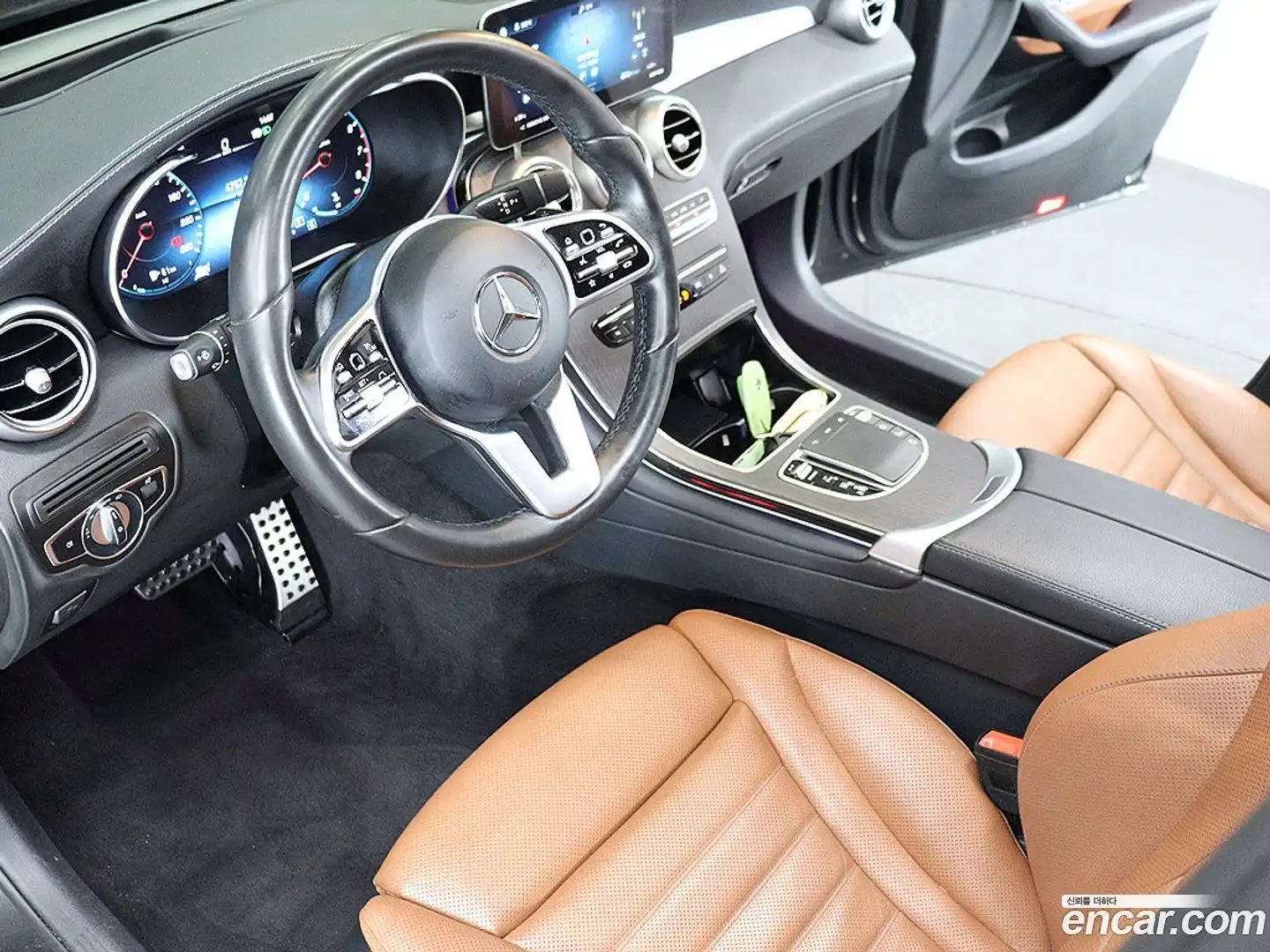 GLC-Class Mercedes-Benz 2022.8-OPTION-021